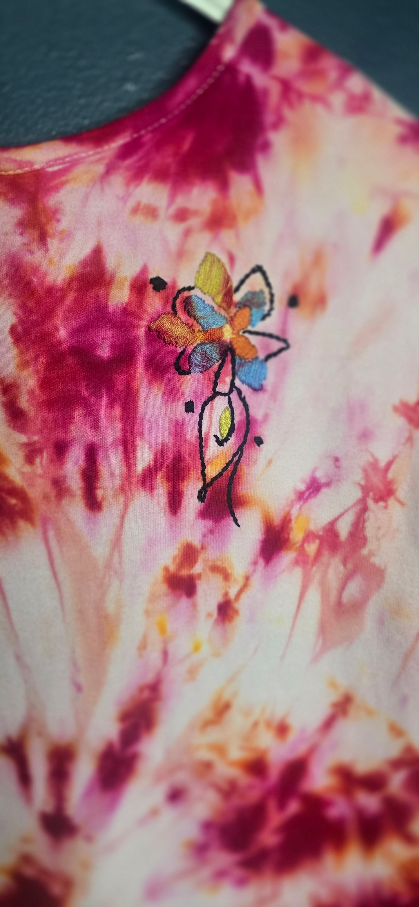πΊ Floral Burst Tie-Dye Tee β Size Small