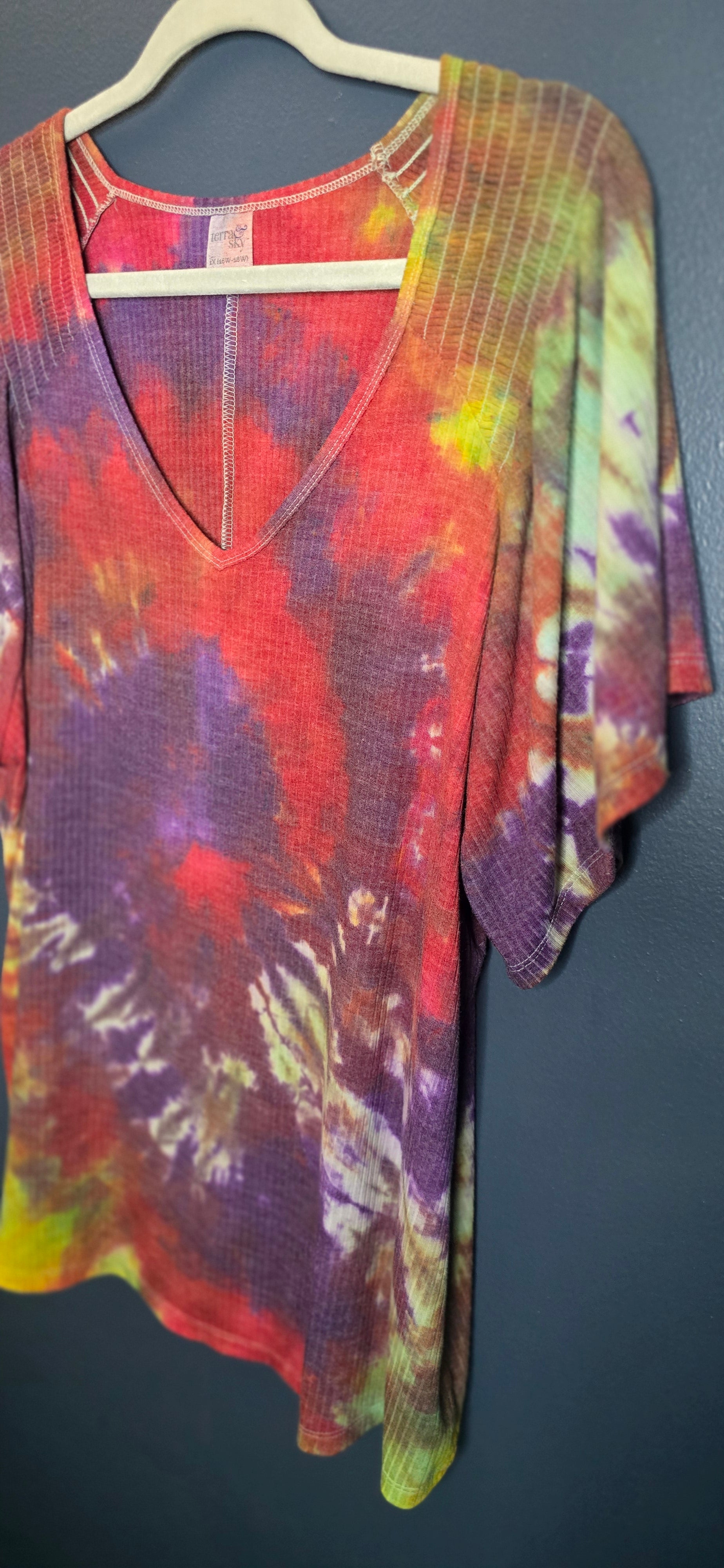 🍂 HARVEST SUNSET RIBBED V-NECK TOP —  2XL 🍂