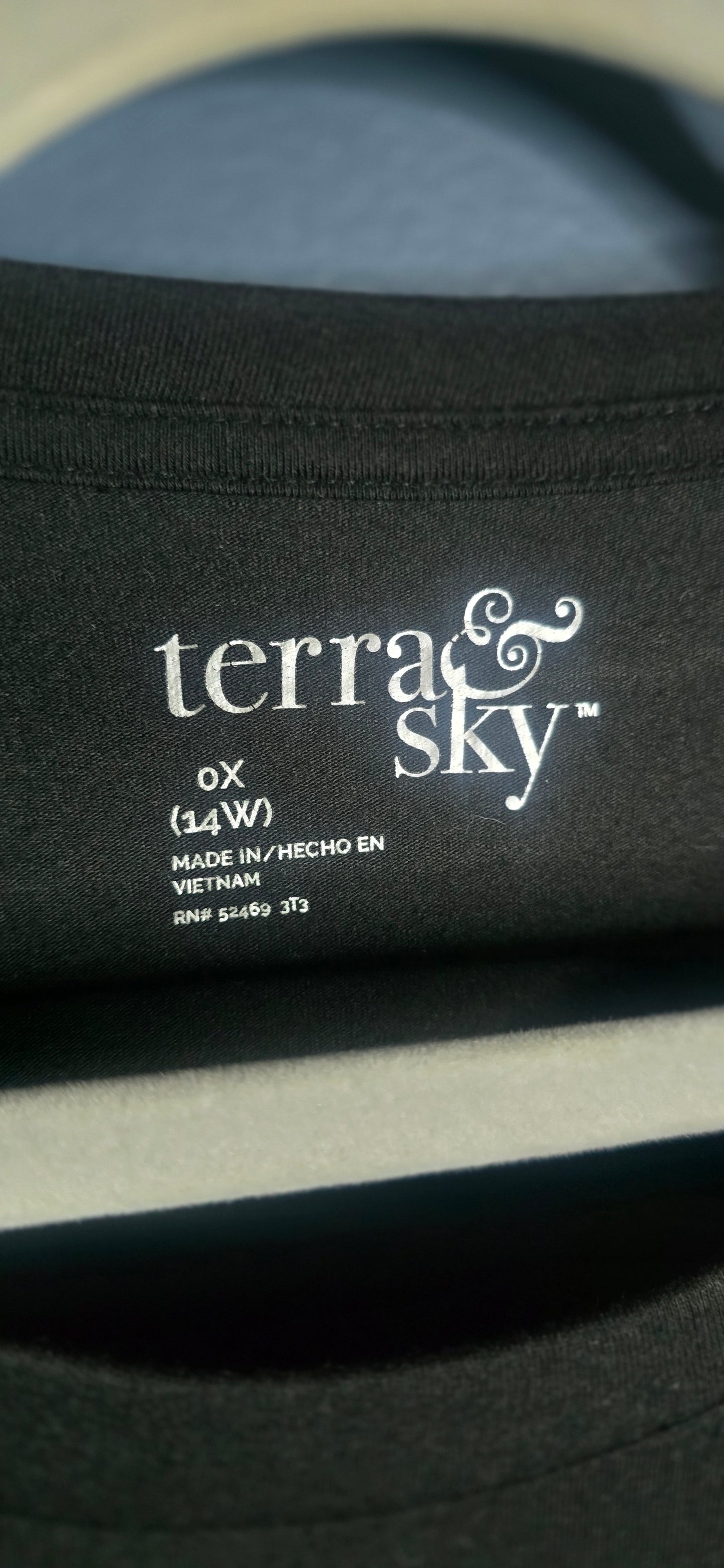 Terra & Sky Graphic Tee Women’s 14W “Zombie Like a Mom But Really Really Tired” Black