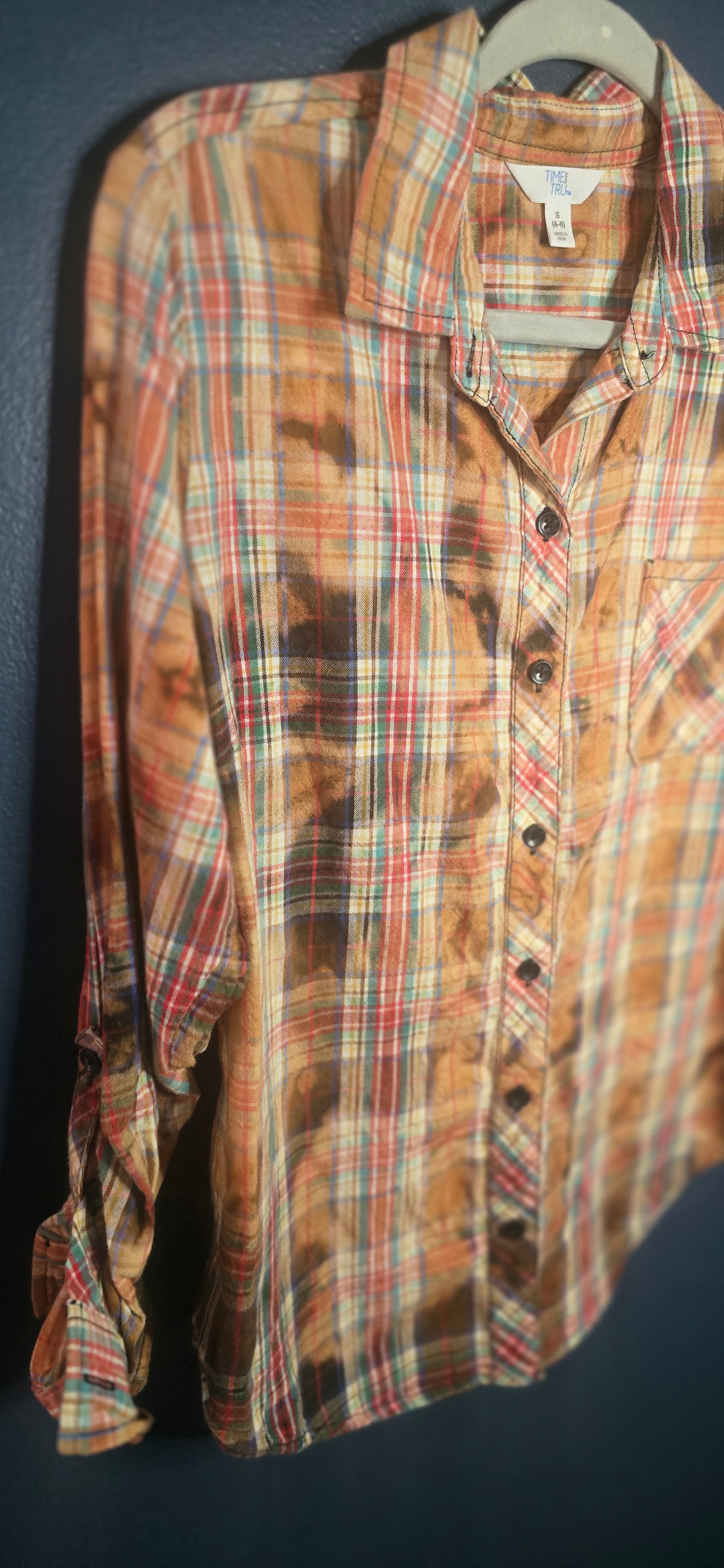Time & Tru Color-Removed Flannel – Size Small 🍂🔥