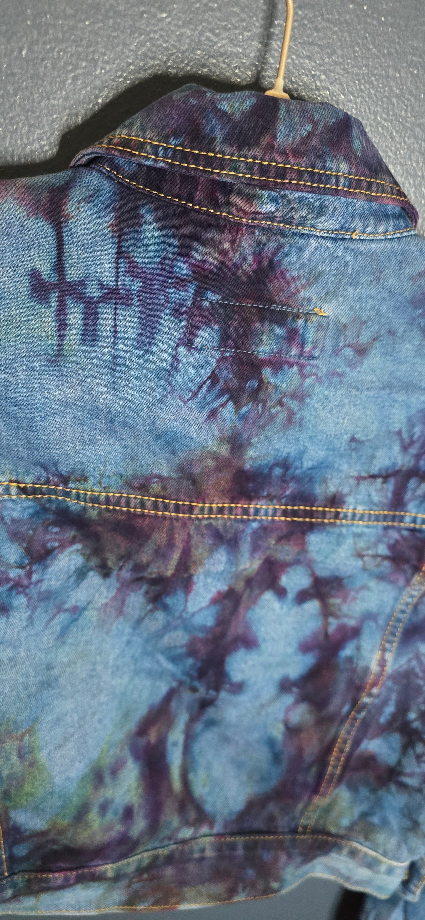 🌈 Upcycled Tie-Dye Cropped Denim Jacket – Size Small