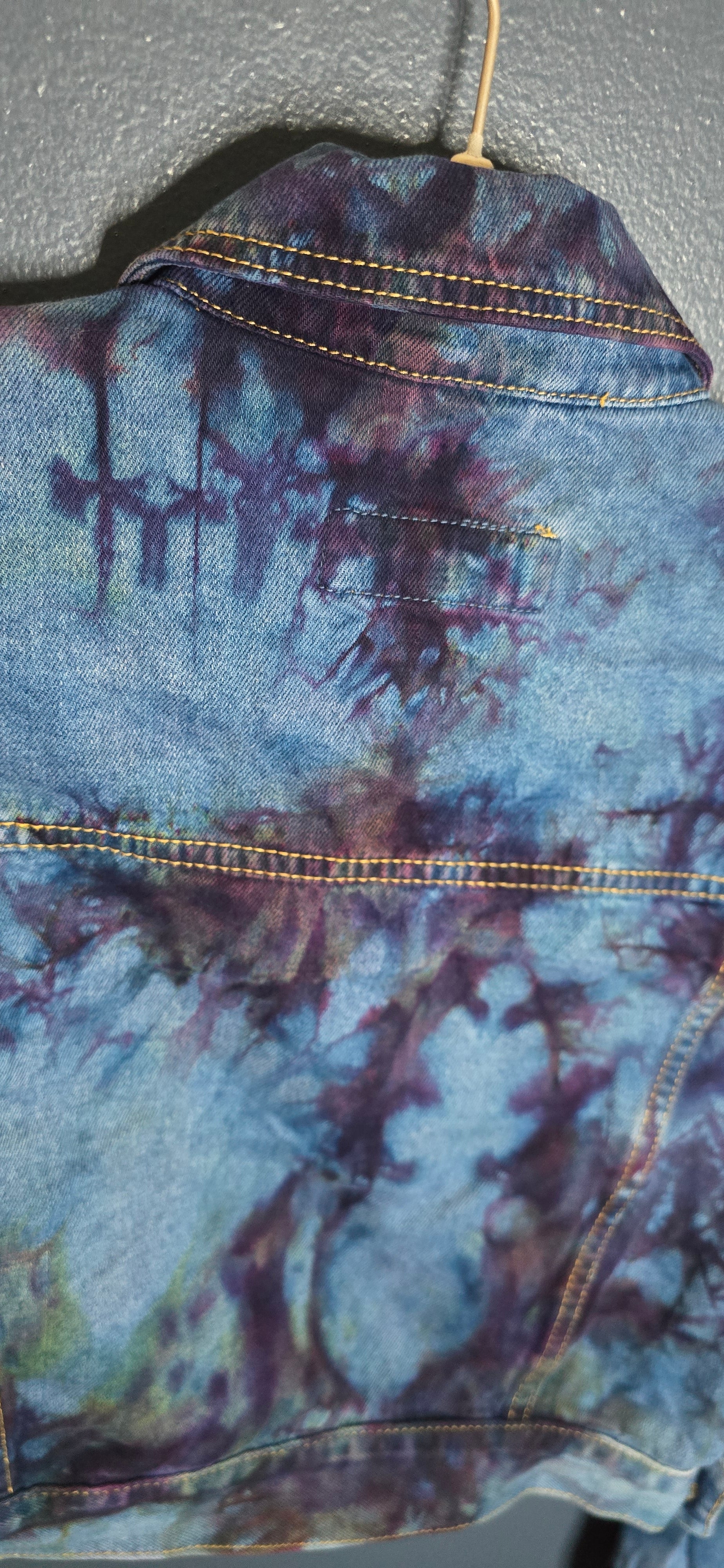 🌈 Upcycled Tie-Dye Cropped Denim Jacket – Size Small