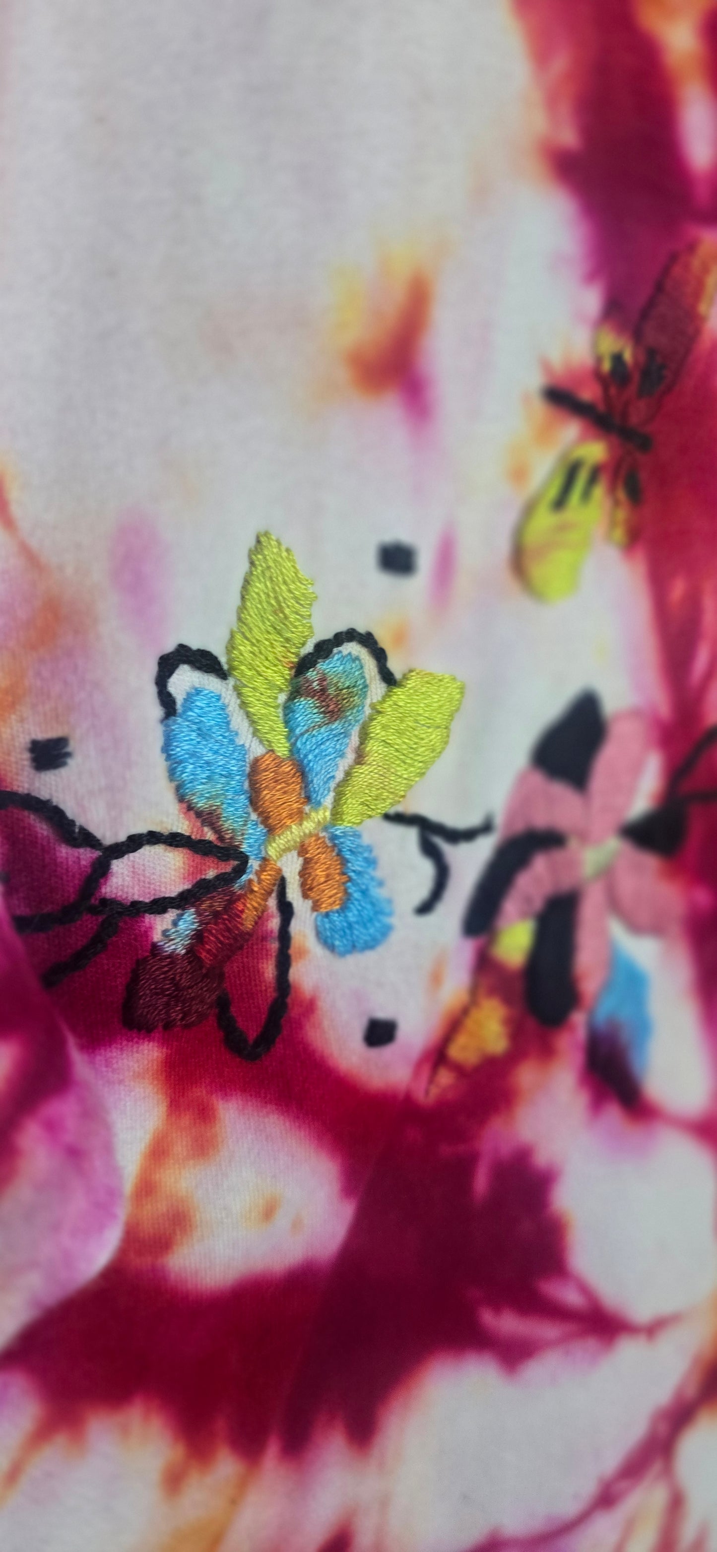 🌺 Floral Burst Tie-Dye Tee – Size Small