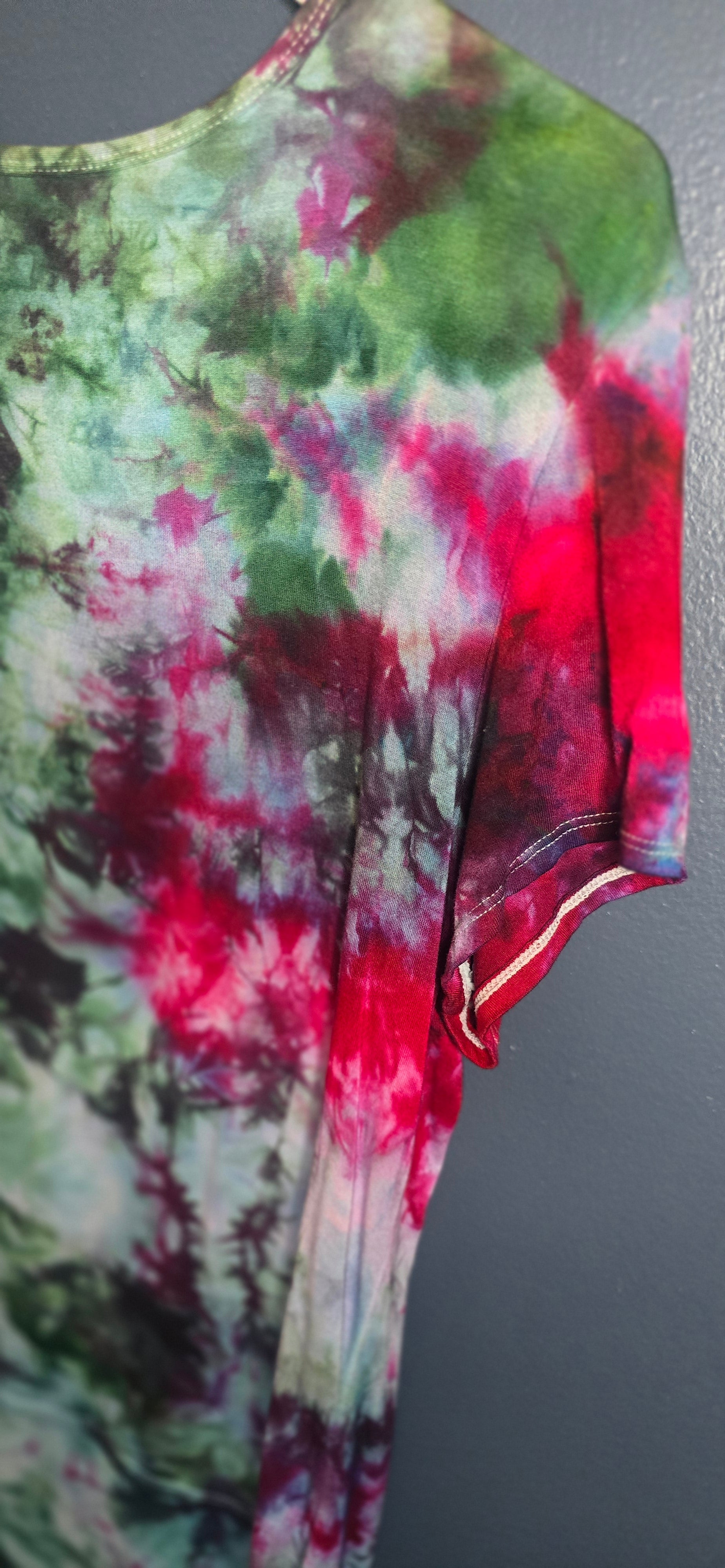 🎄 FOREST BERRY RUCHED TEE — EXTRA EXTRA LARGE 🎄