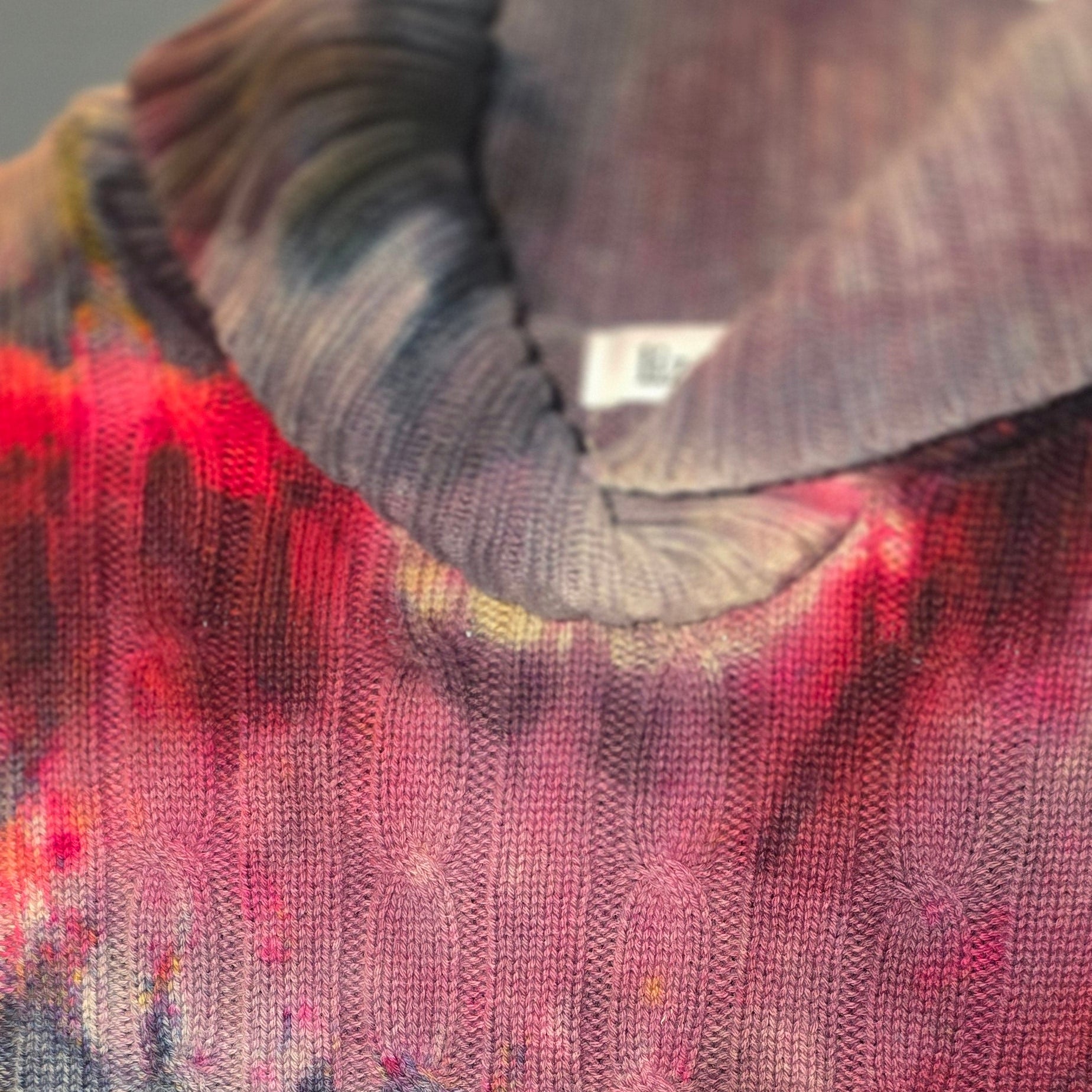 Upcycled Tie-Dye Ribbed Turtleneck – Liz & Co Women’s Medium
