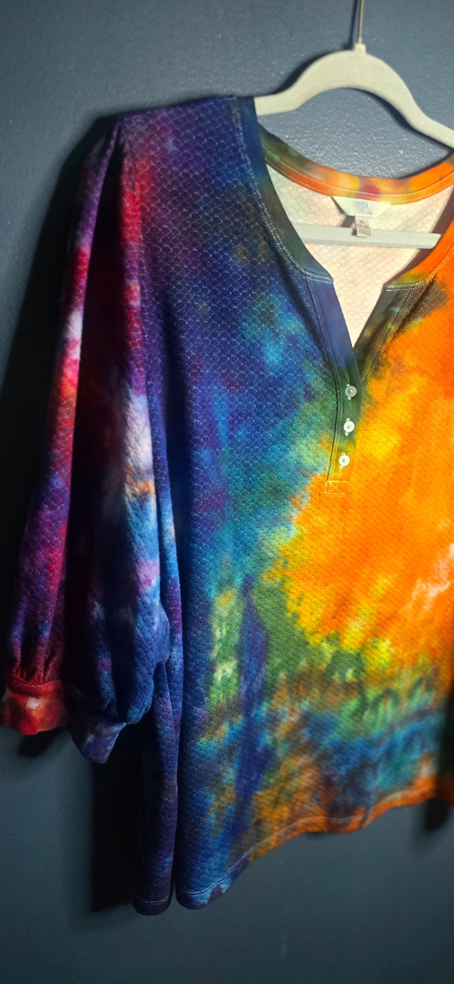 Time and Tru Tie Dye Henley Top XL 16–18 Women’s 3/4 Sleeve Multicolor