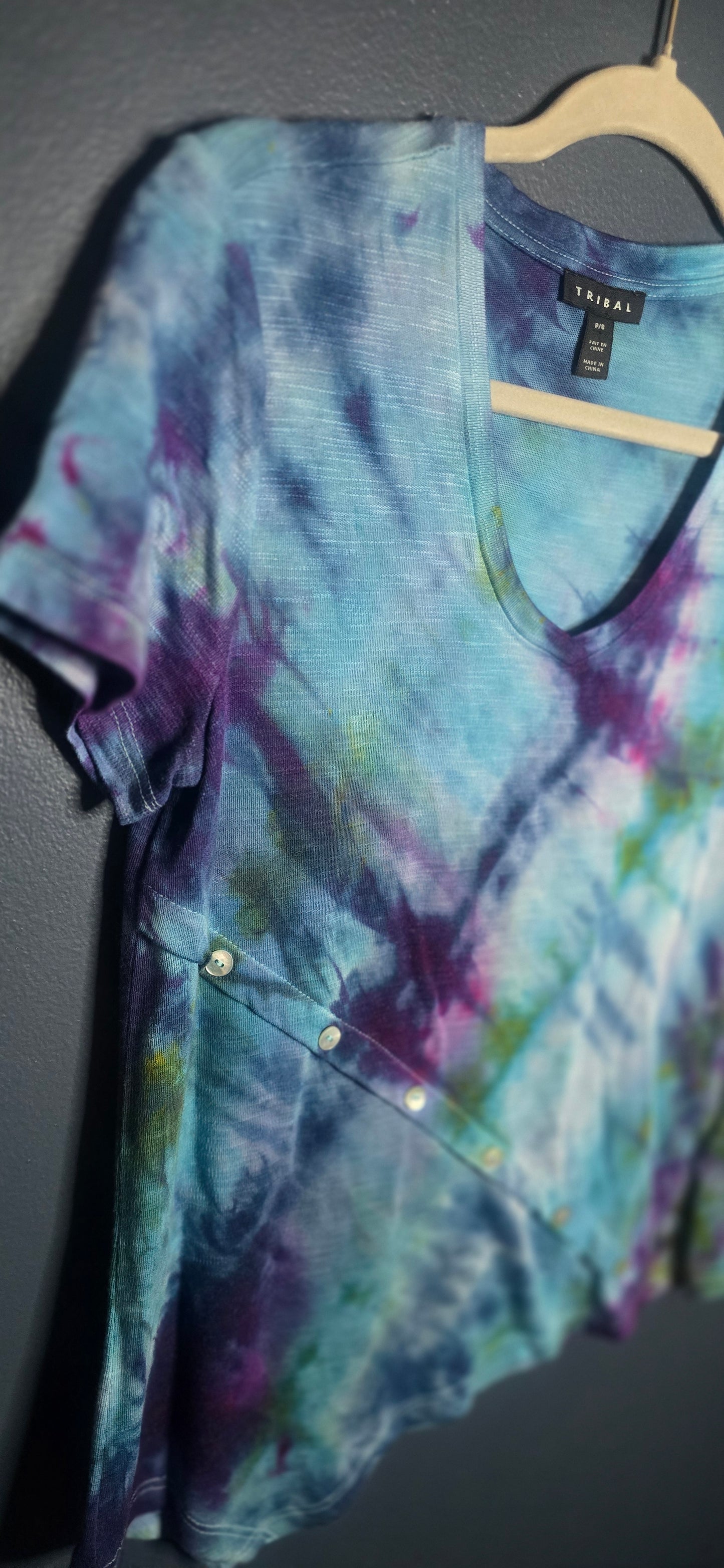 💙💚 Mermaid Mist Asymmetrical Tee – Tribal Size Small