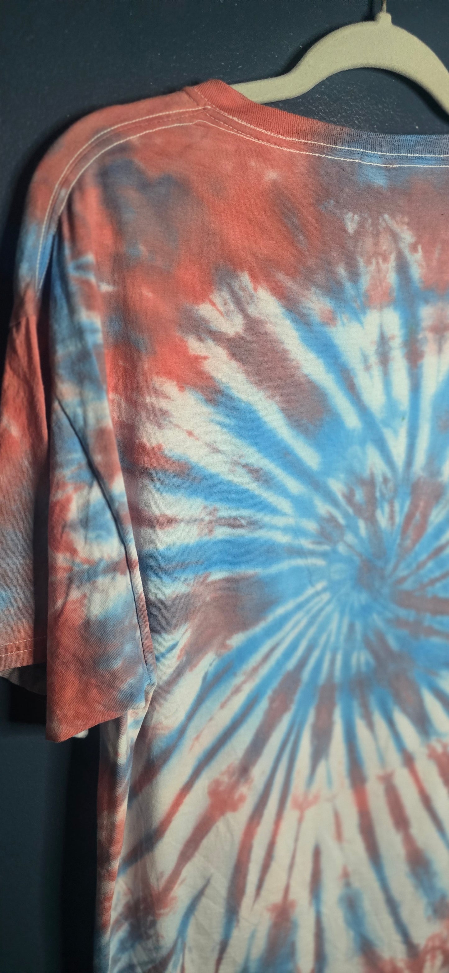 🌟 “Sober Looks Good On You” Tie-Dye Tee – Size Large