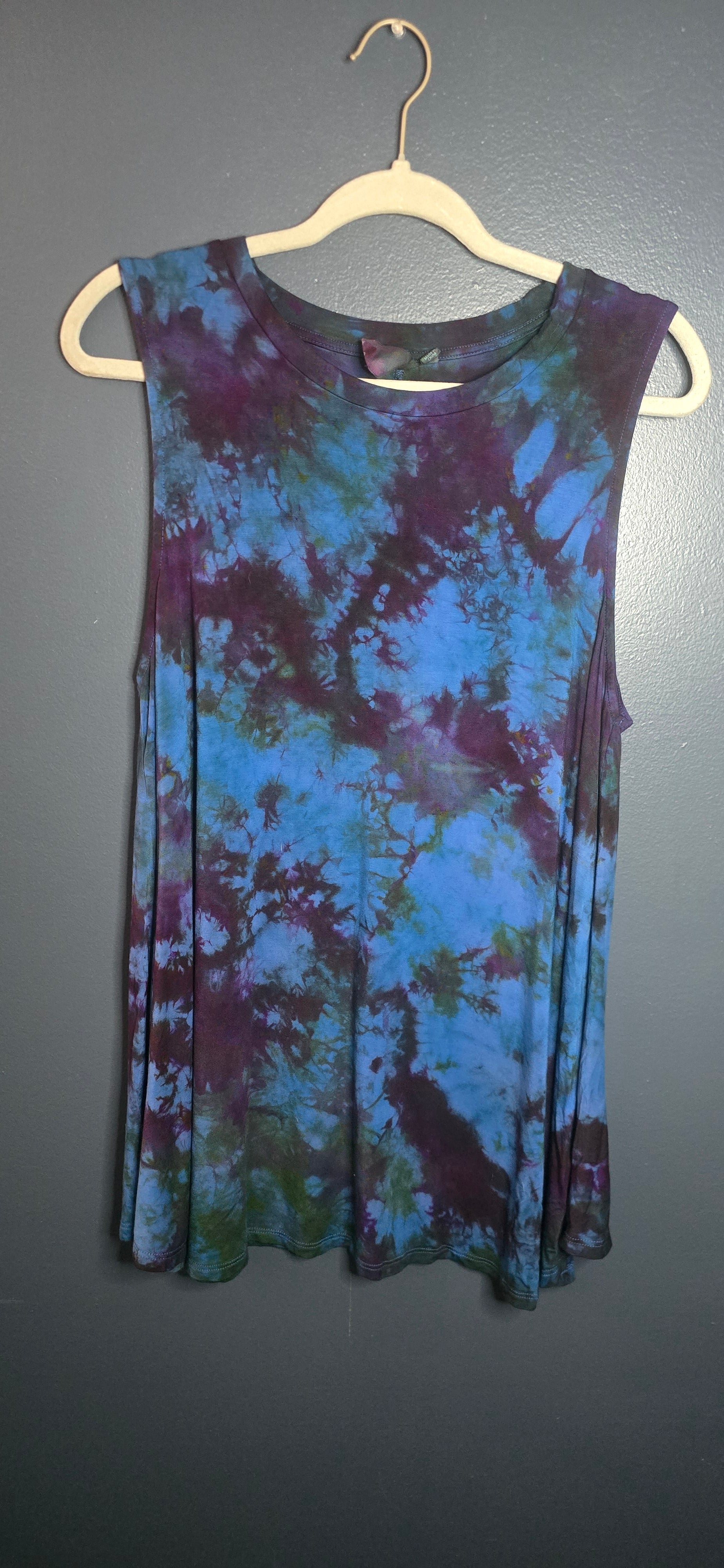 XL – Ady P Upcycled Tie-Dye Sleeveless Tunic 💫