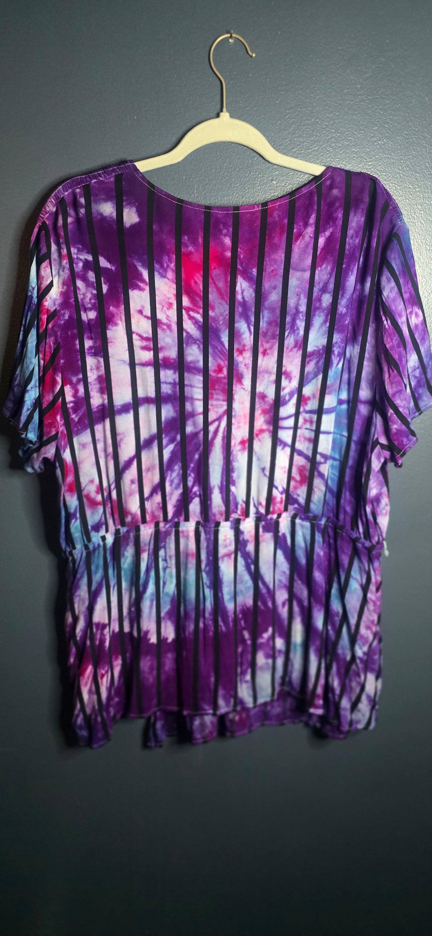 💜 COSMIC WATERCOLOR STRIPED TIE-DYE TOP — SIZE 2X (AVA & VIV)