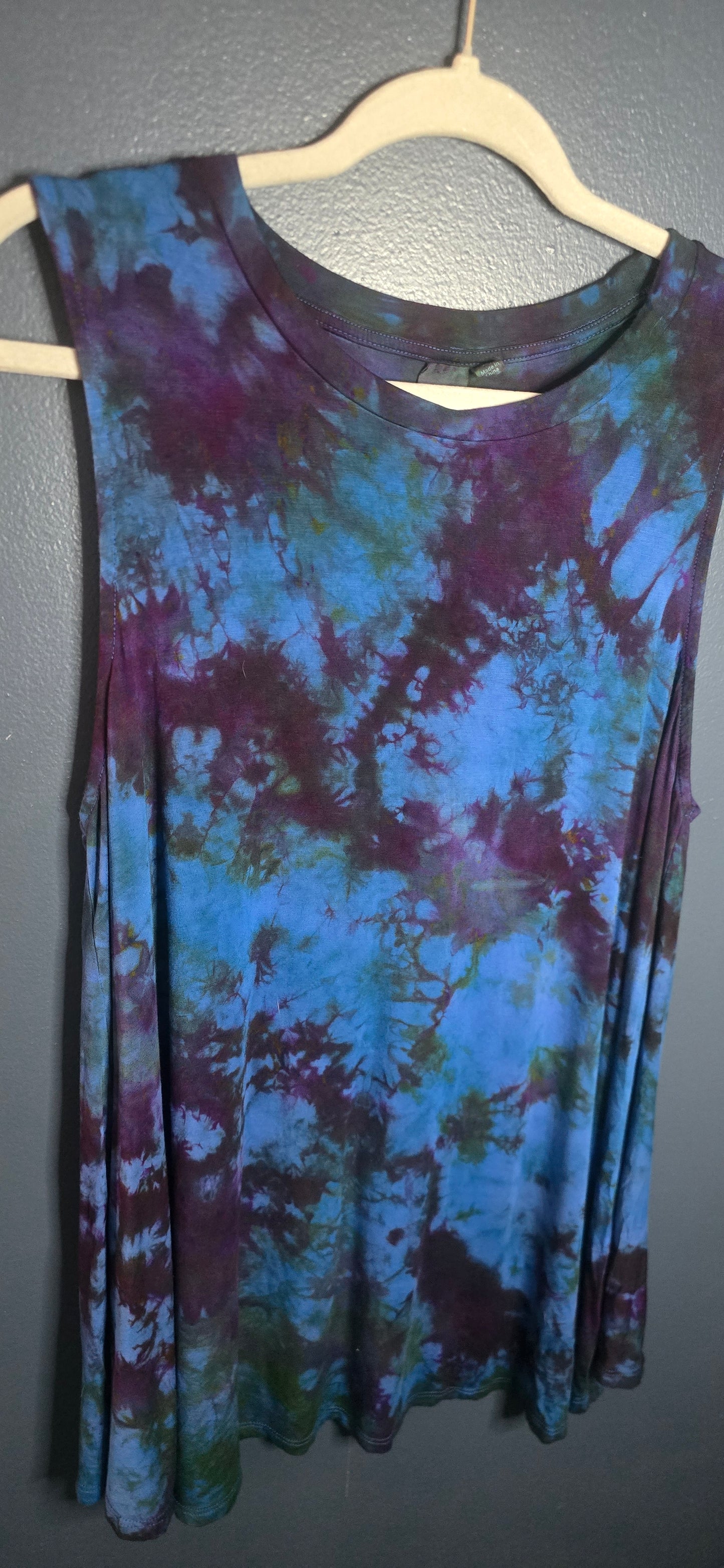 XL – Ady P Upcycled Tie-Dye Sleeveless Tunic 💫
