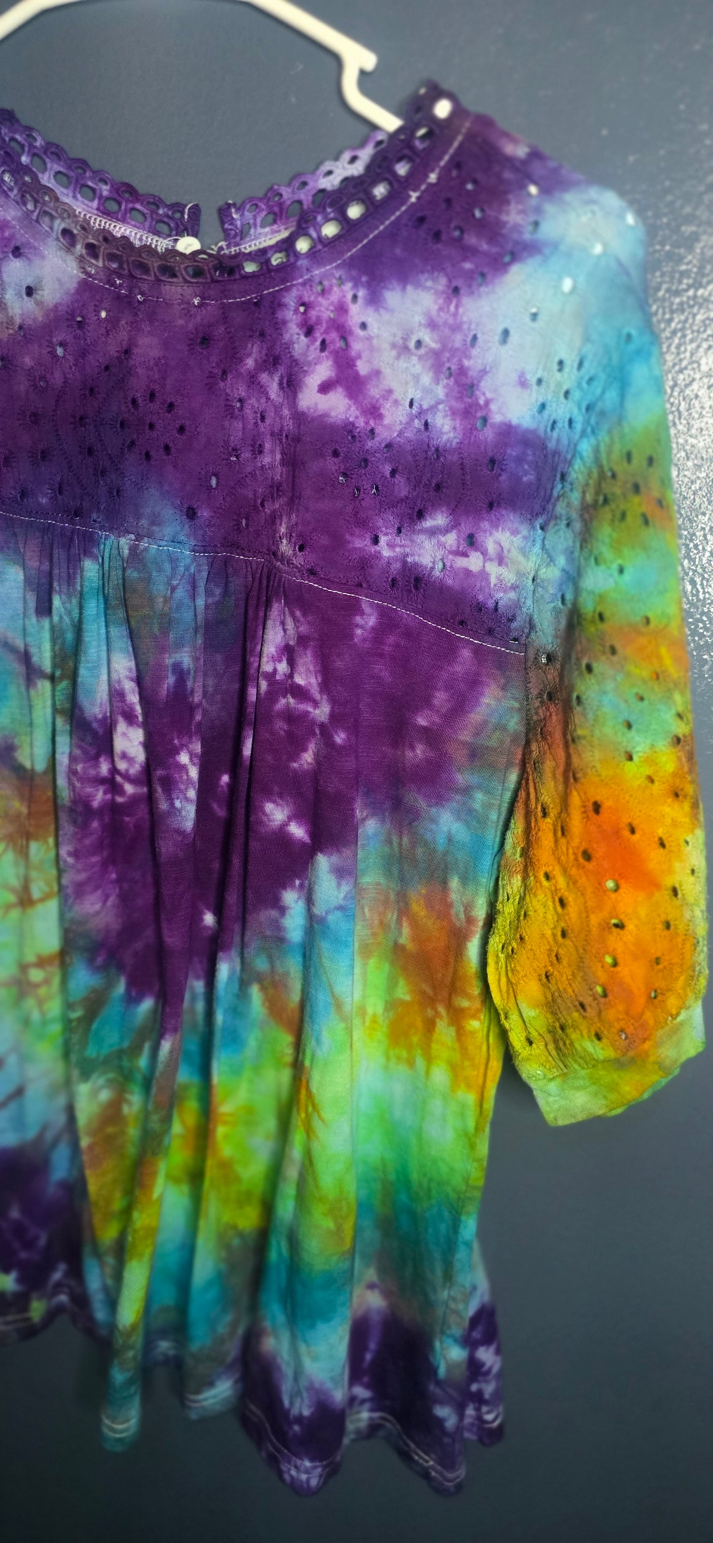 🌈 CELESTIAL RAINBOW EYELET TIE-DYE TOP — SIZE 2X