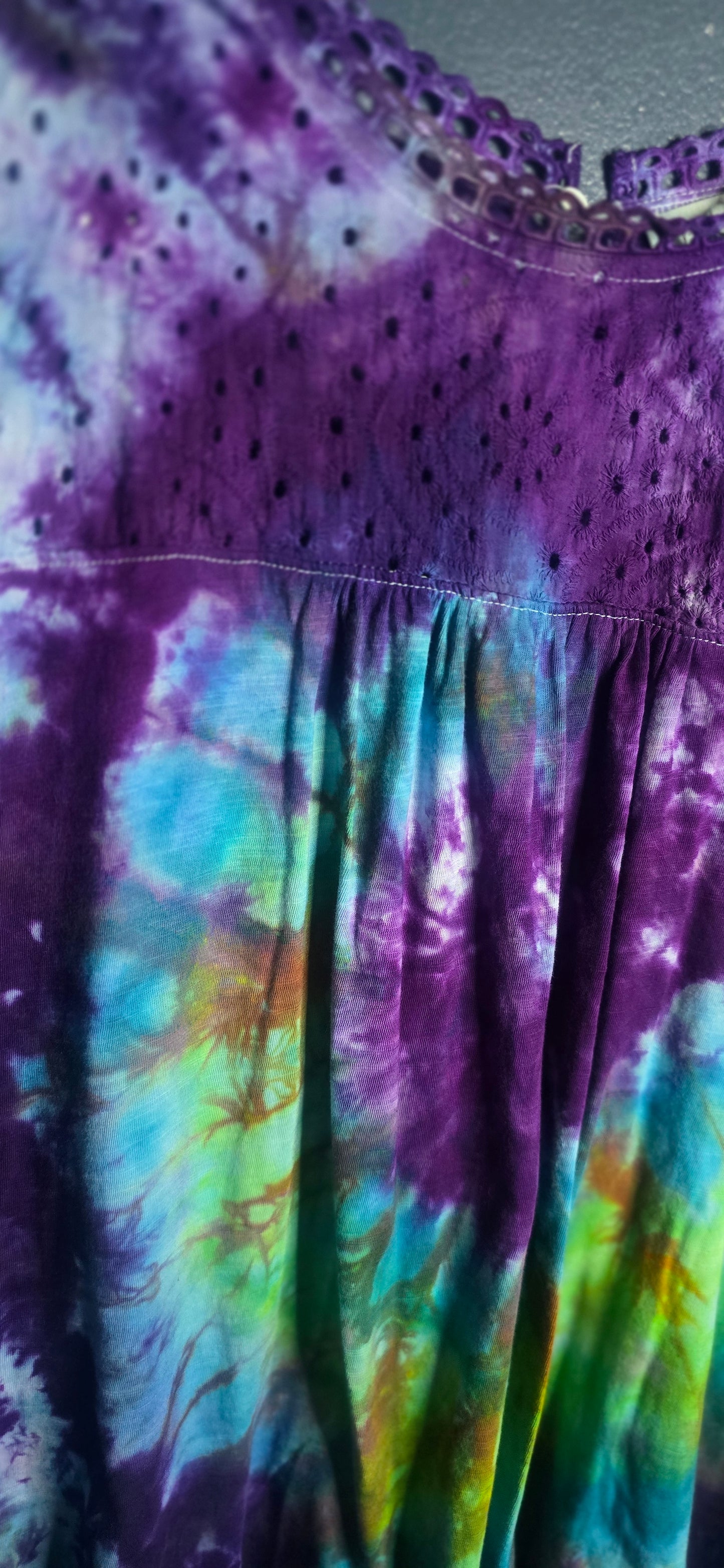 🌈 CELESTIAL RAINBOW EYELET TIE-DYE TOP — SIZE 2X