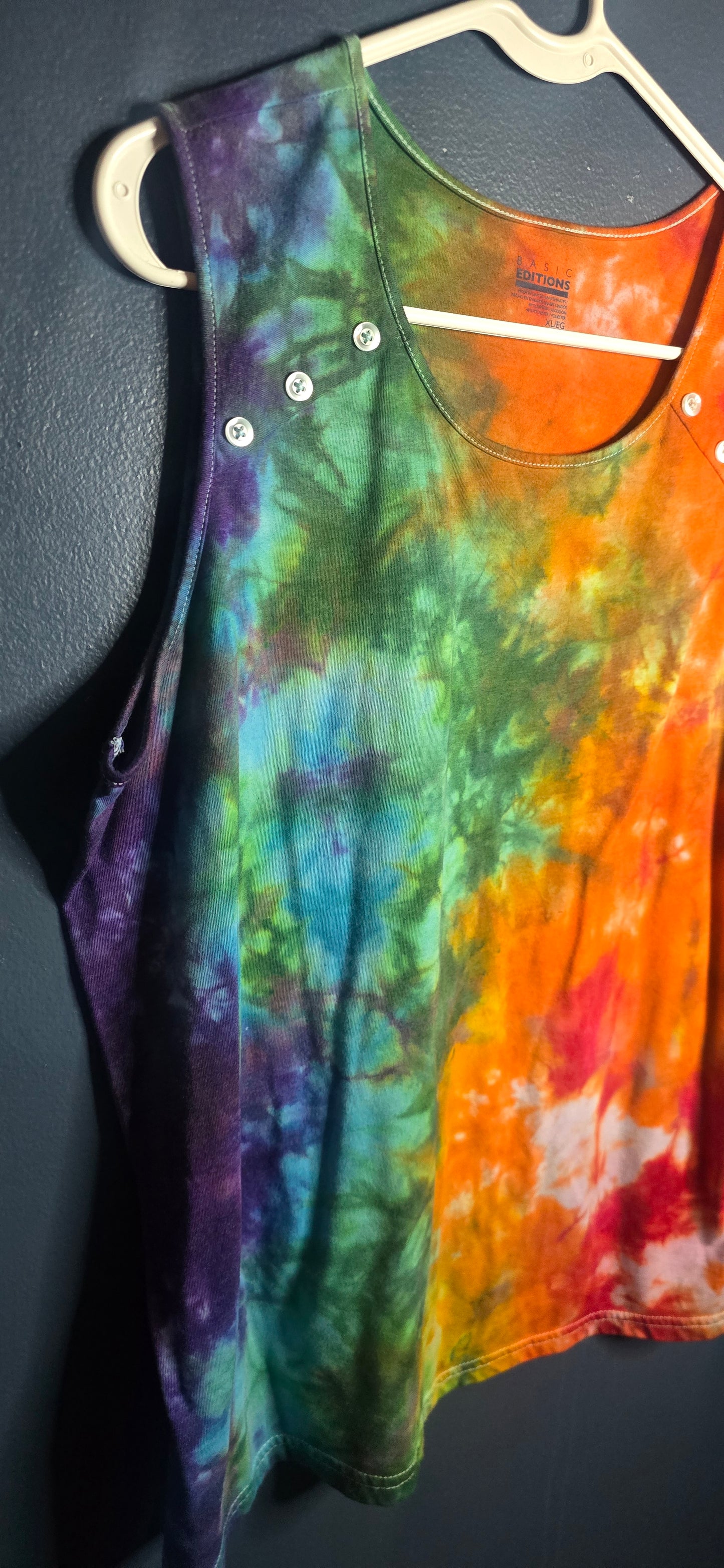Basic Editions Tie Dye Sleeveless Top XL Women’s Button Detail Multicolor