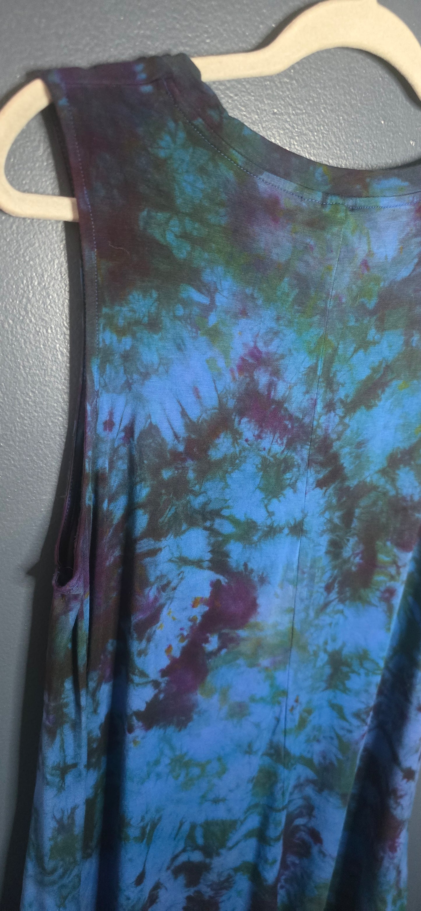 XL – Ady P Upcycled Tie-Dye Sleeveless Tunic 💫