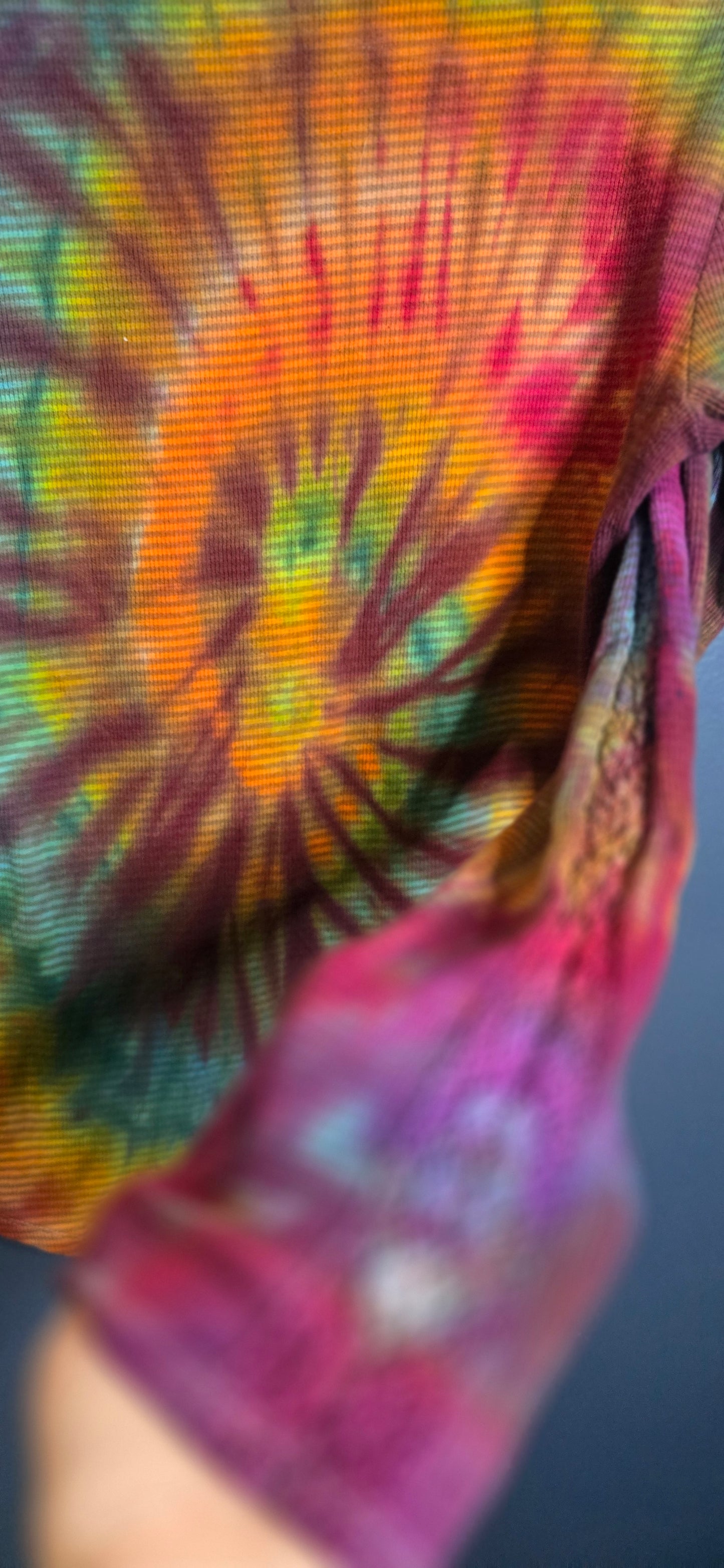 🌈 Sonoma Upcycled Tie-Dye Thermal Henley – Size Large