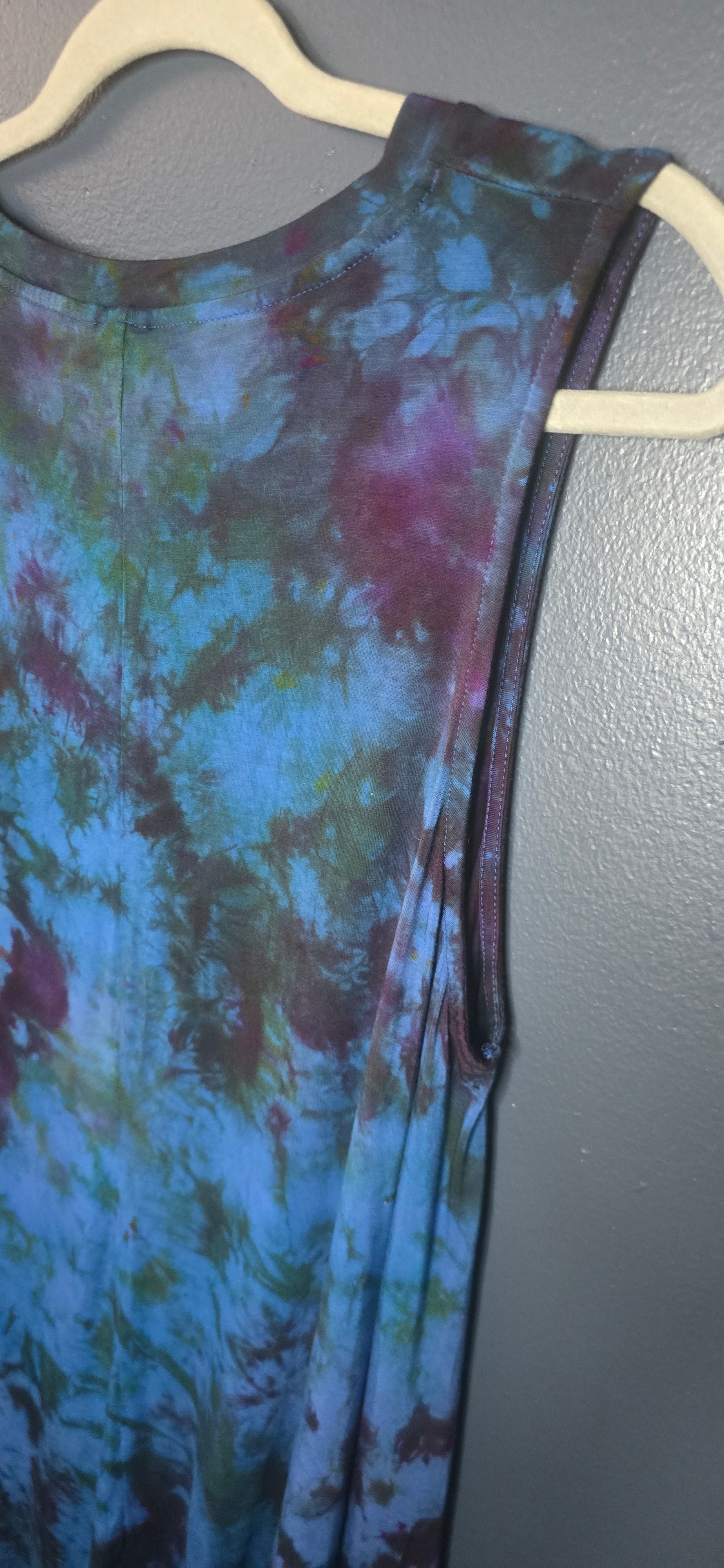 XL – Ady P Upcycled Tie-Dye Sleeveless Tunic 💫