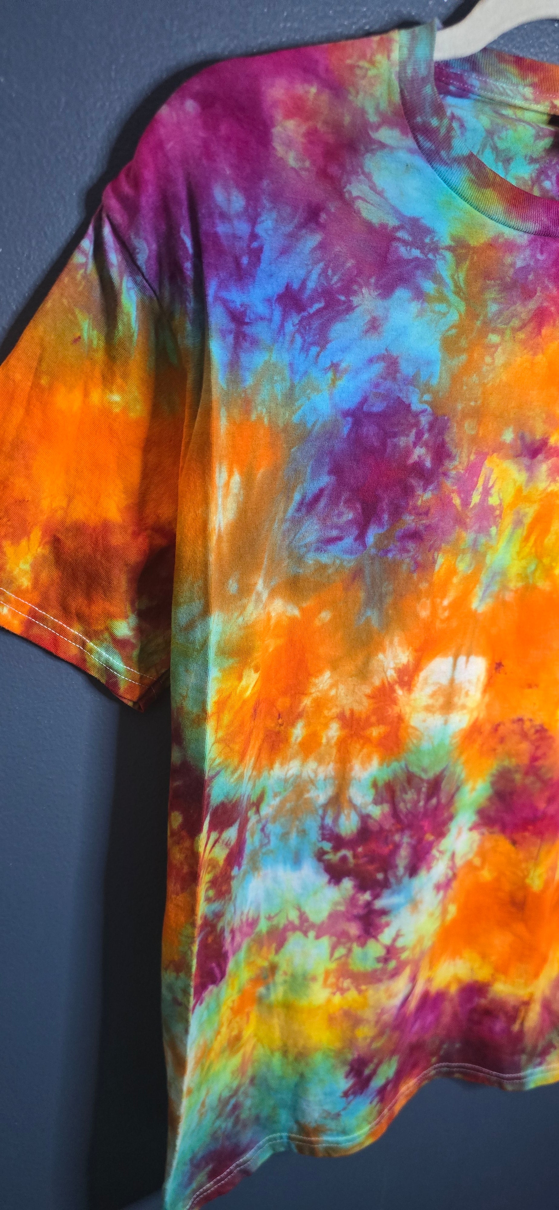 🔥 RAINBOW FIREBURST TIE-DYE TEE — MEDIUM 🔥