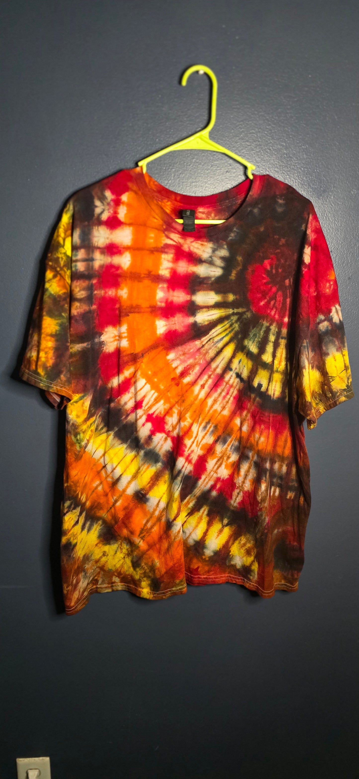 🔥 AUTUMN BONFIRE TIE-DYE TEE — SIZE 2XL