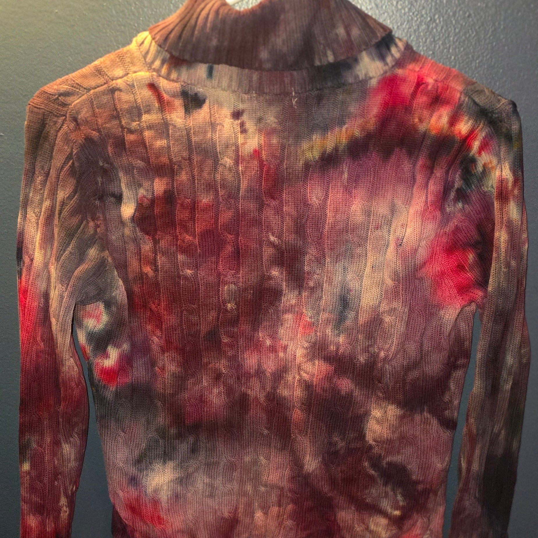 Upcycled Tie-Dye Ribbed Turtleneck – Liz & Co Women’s Medium