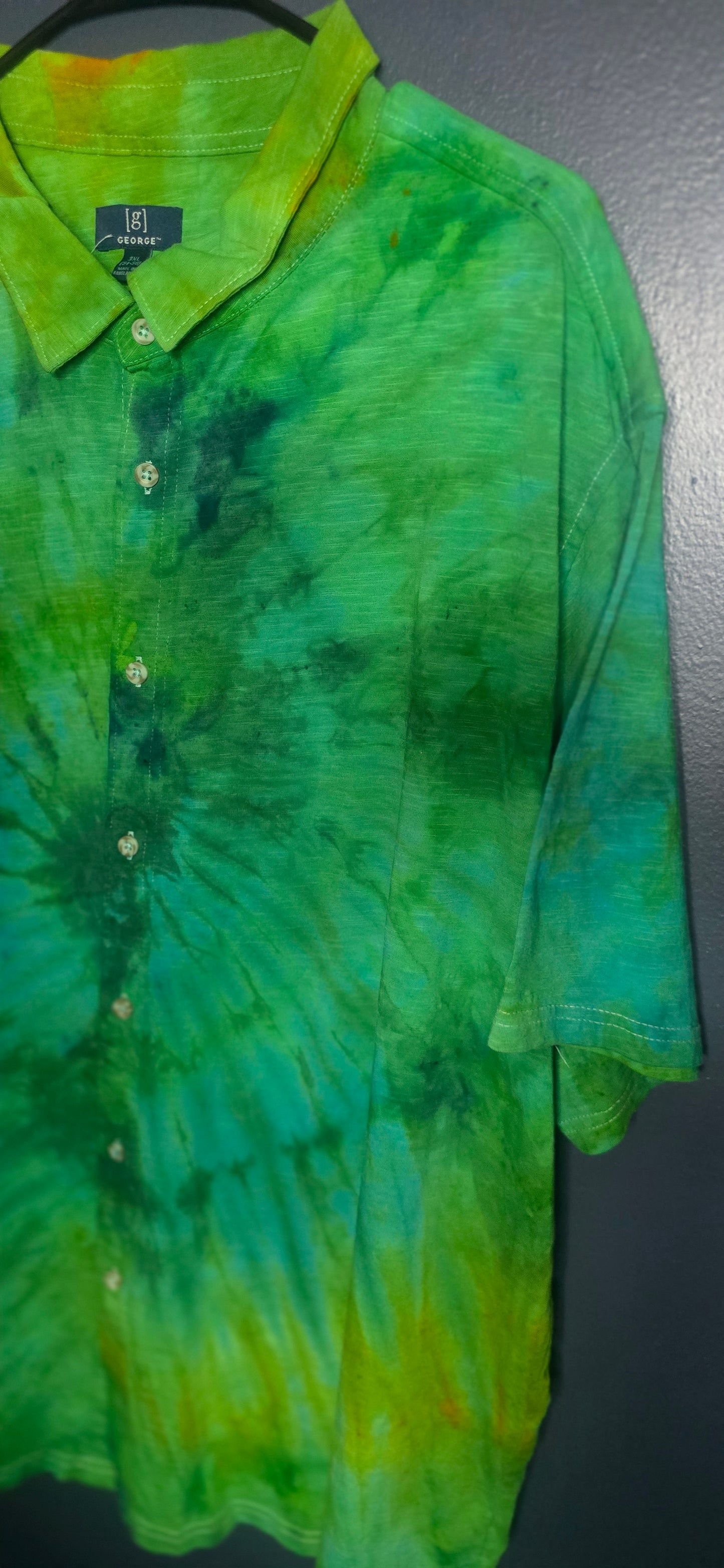 💚 Vivid Green Spiral Button-Up – George – Size 3XL (54–56)