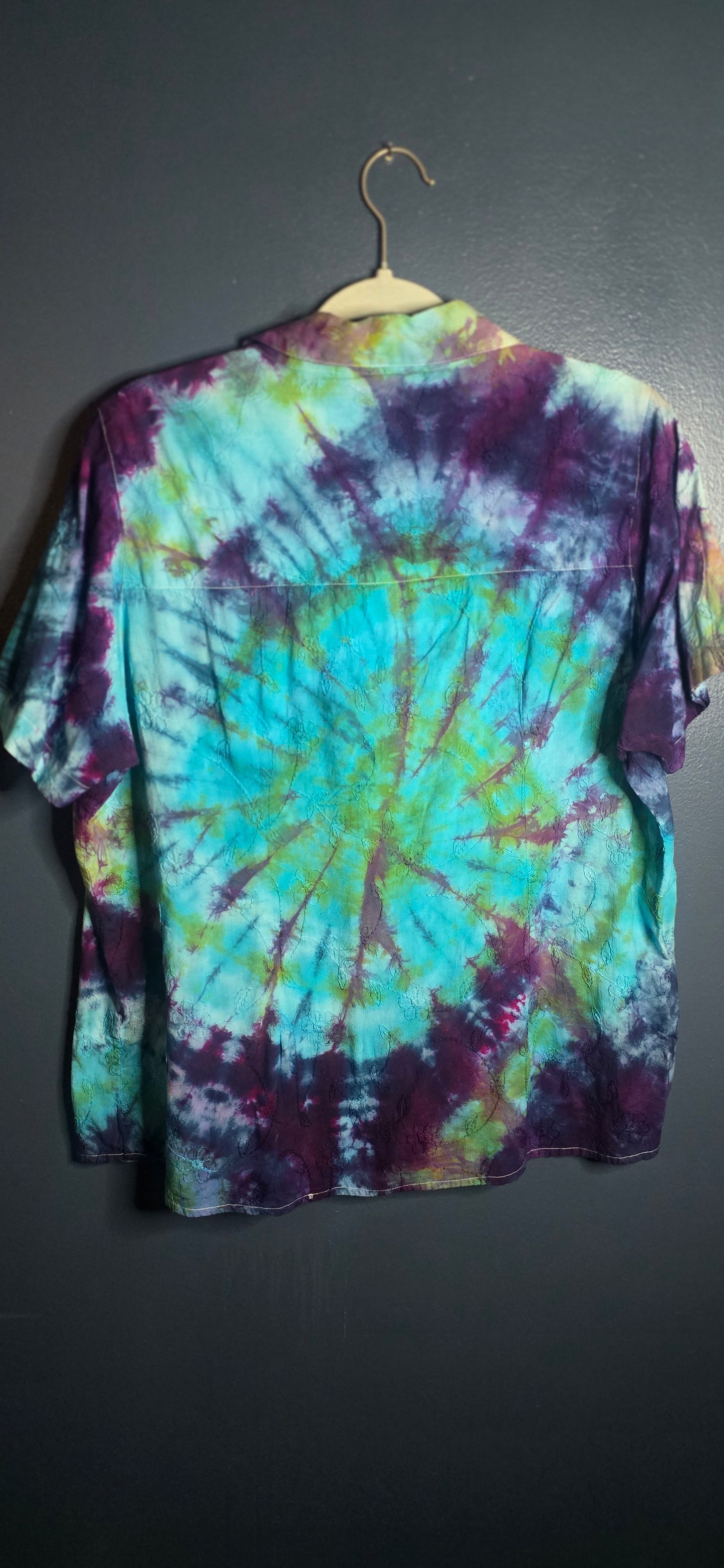 🌈 Hand-Dyed Cotton Button-Up – Size 2X