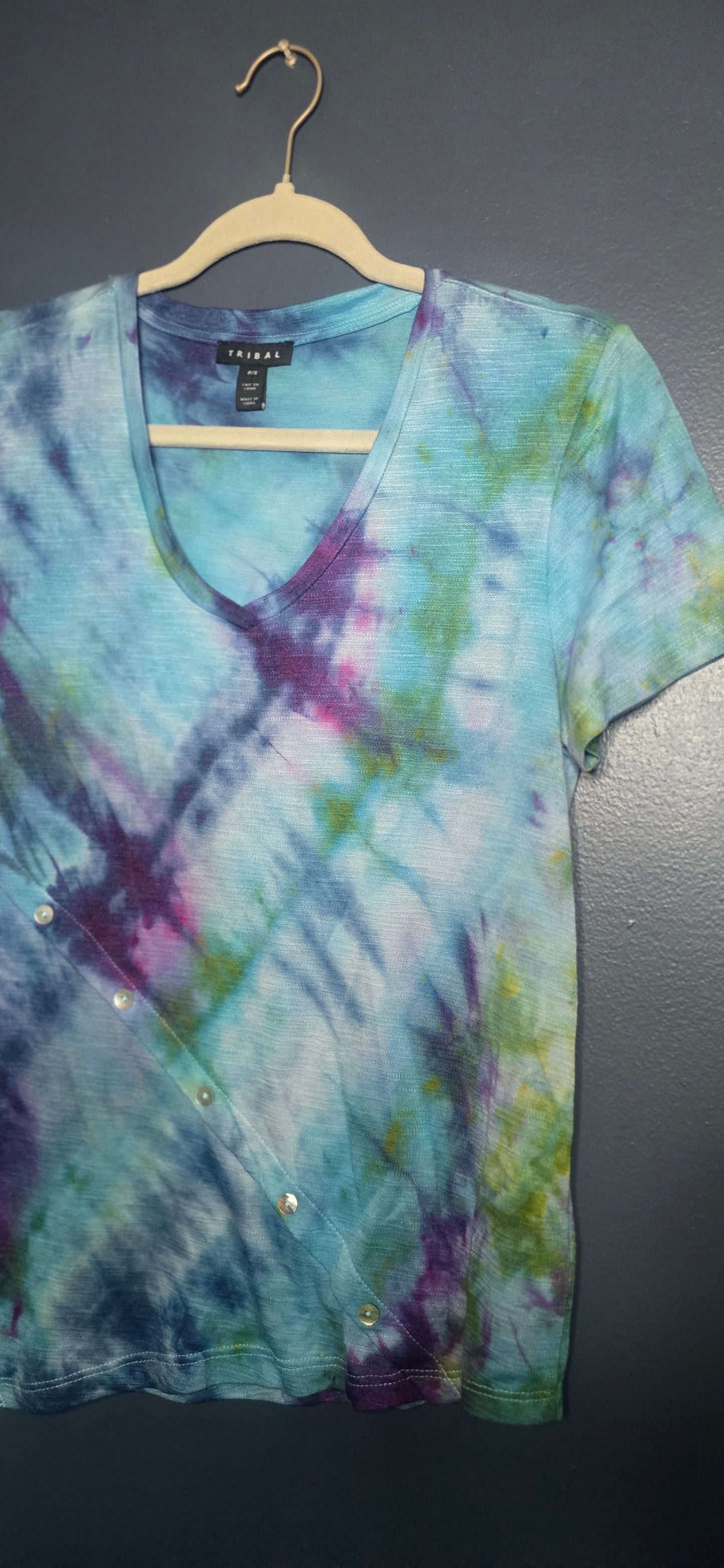 💙💚 Mermaid Mist Asymmetrical Tee – Tribal Size Small