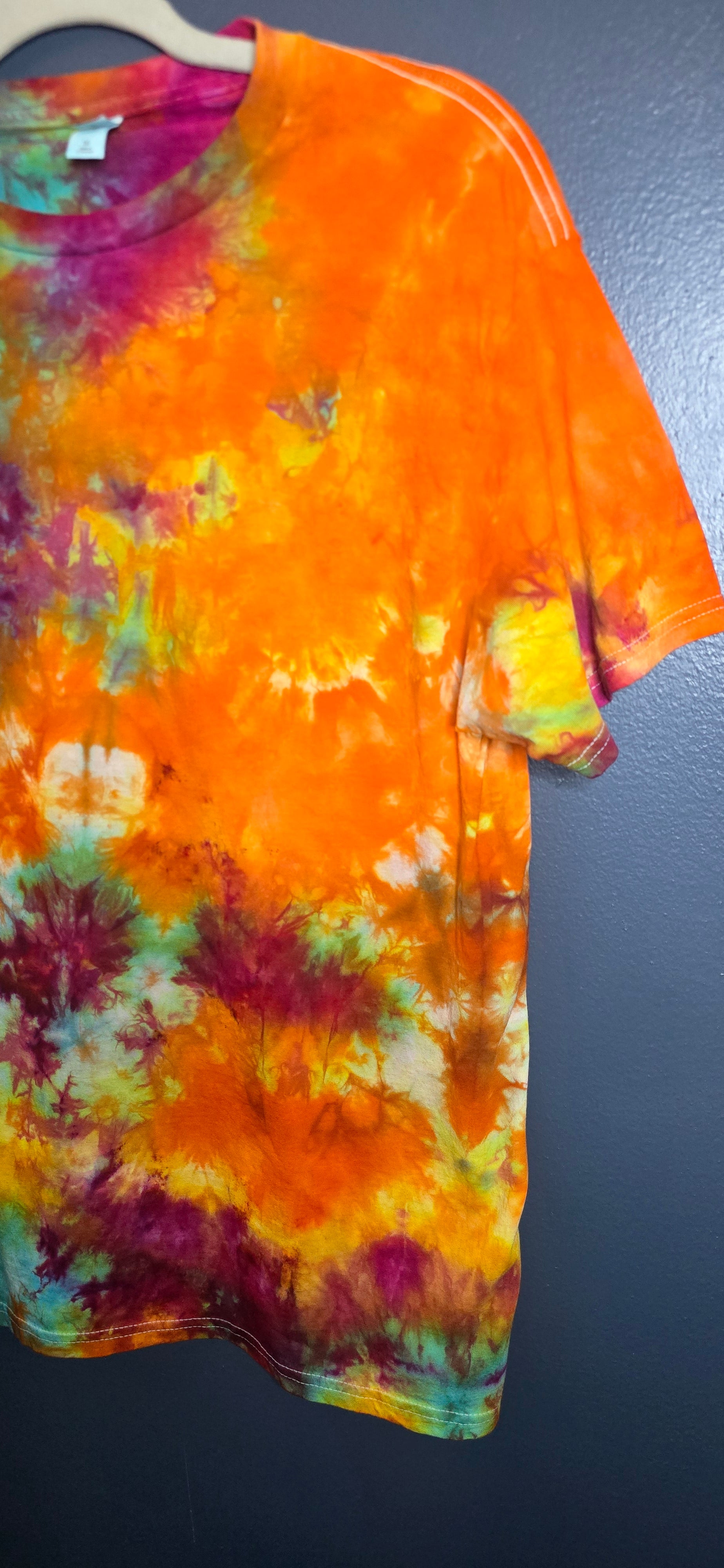 🔥 RAINBOW FIREBURST TIE-DYE TEE — MEDIUM 🔥