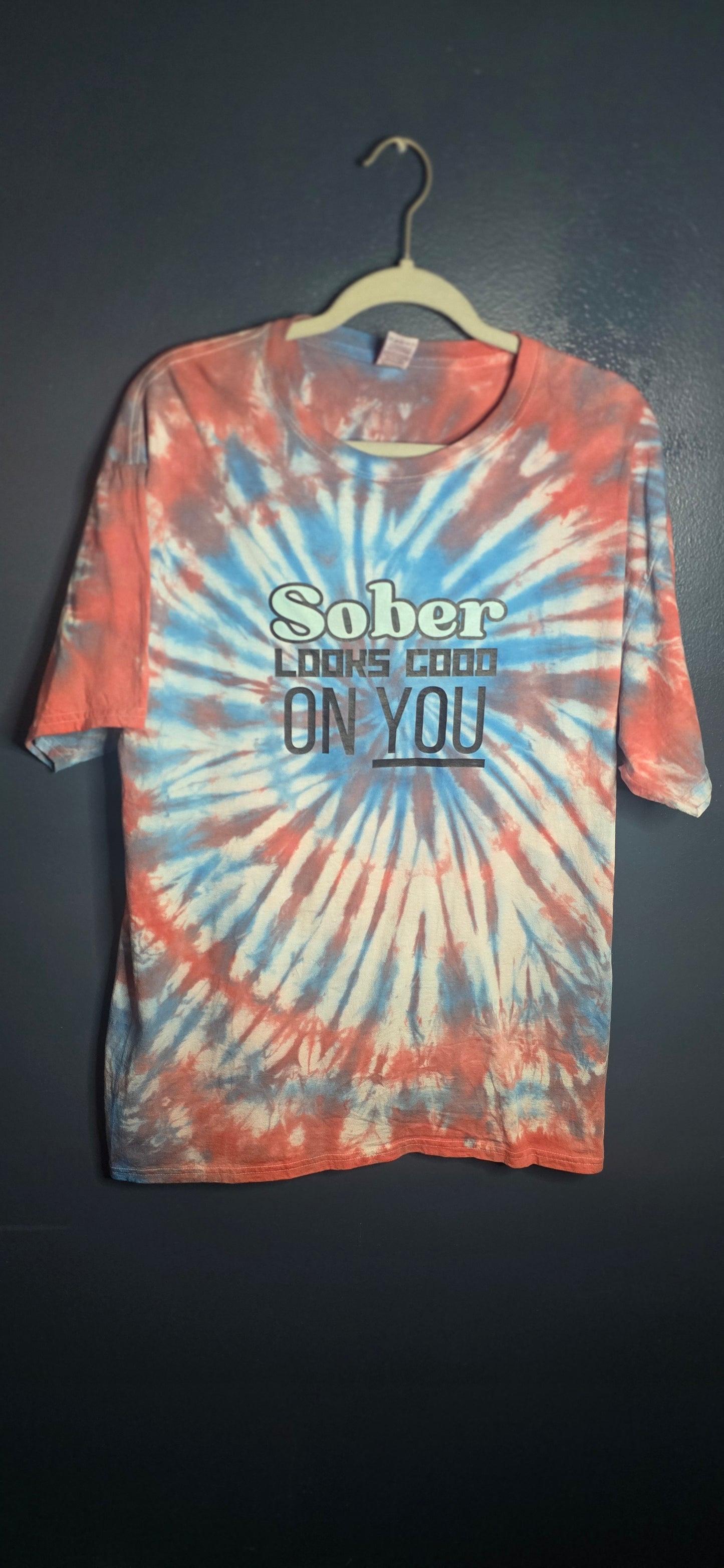 🌟 “Sober Looks Good On You” Tie-Dye Tee – Size Large