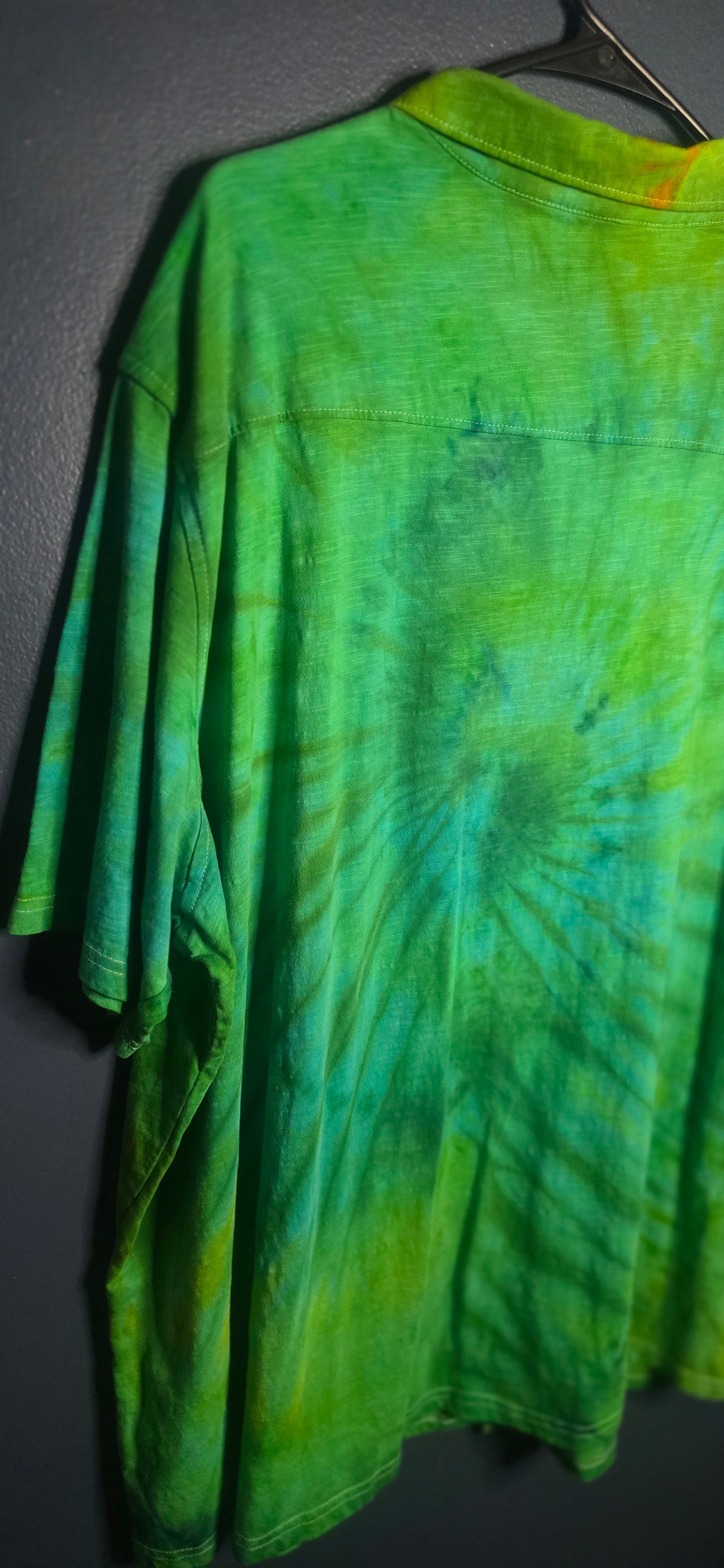 💚 Vivid Green Spiral Button-Up – George – Size 3XL (54–56)