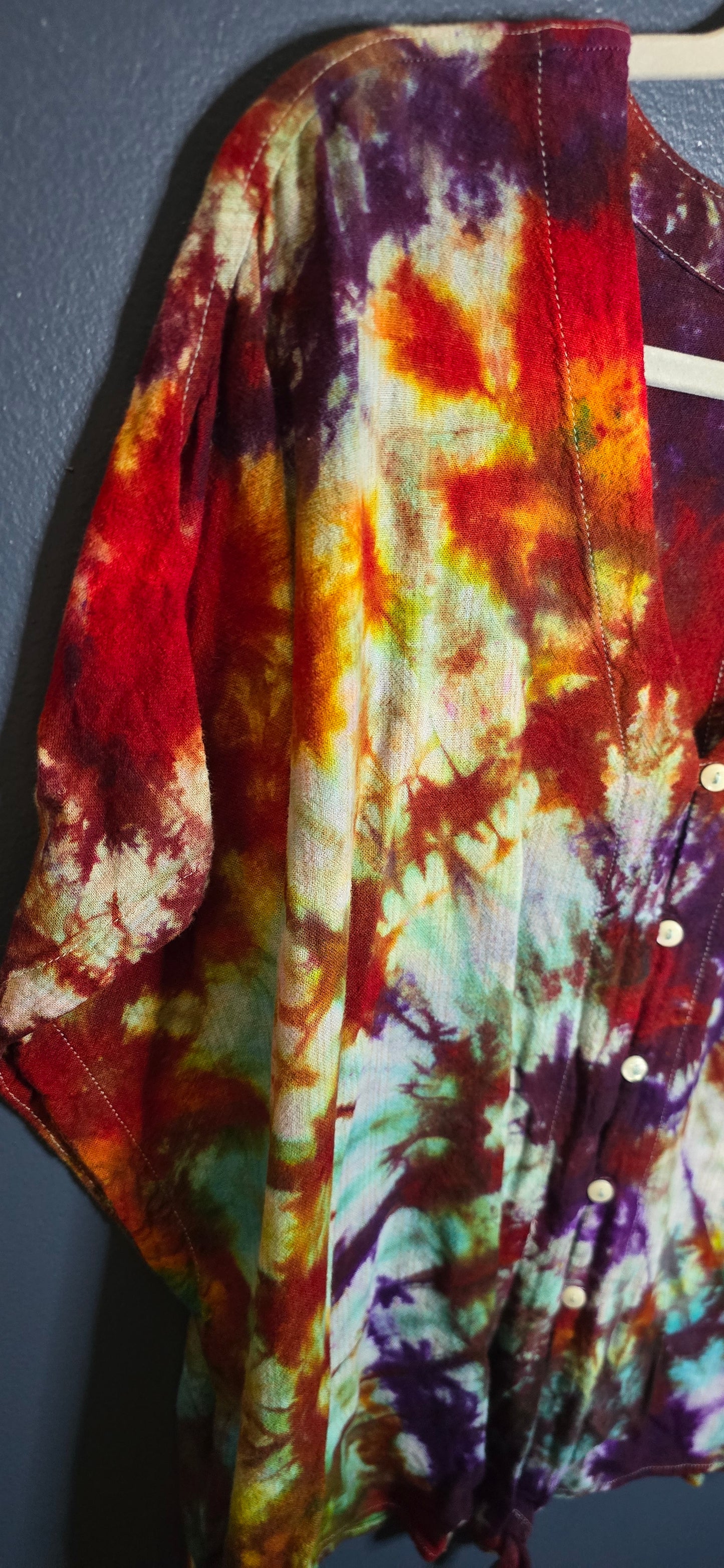 🌈 Hand-Dyed Button-Front Top – Time & Tru 3XL