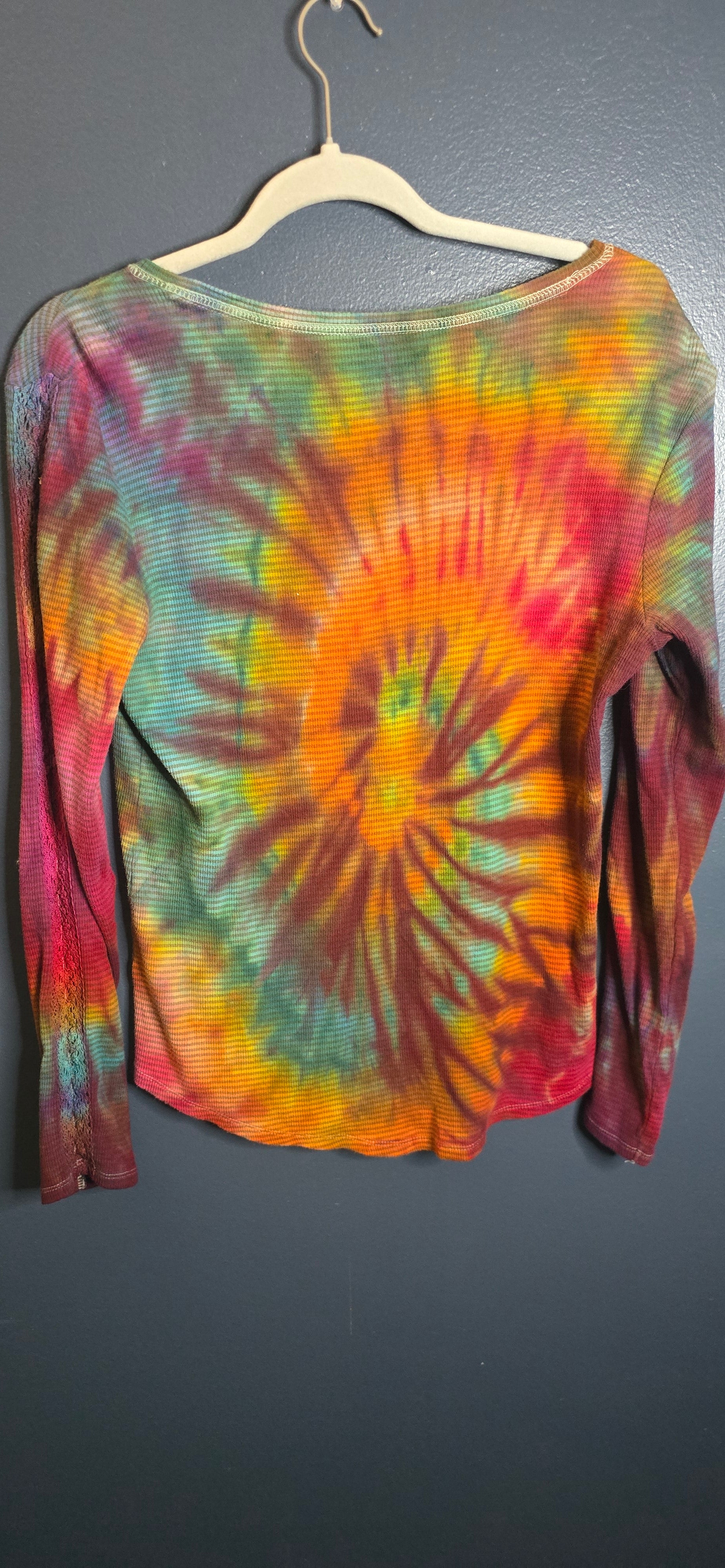 🌈 Sonoma Upcycled Tie-Dye Thermal Henley – Size Large