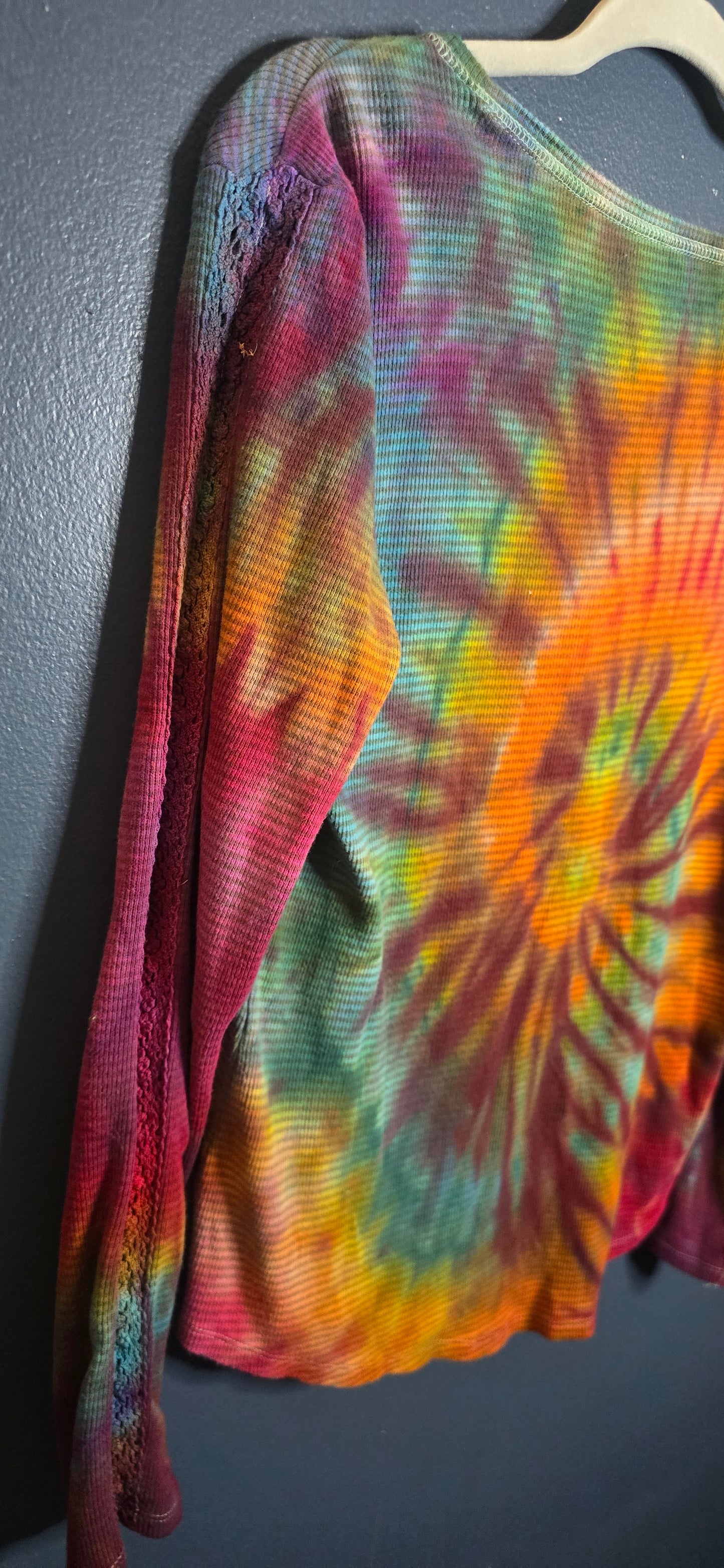 🌈 Sonoma Upcycled Tie-Dye Thermal Henley – Size Large