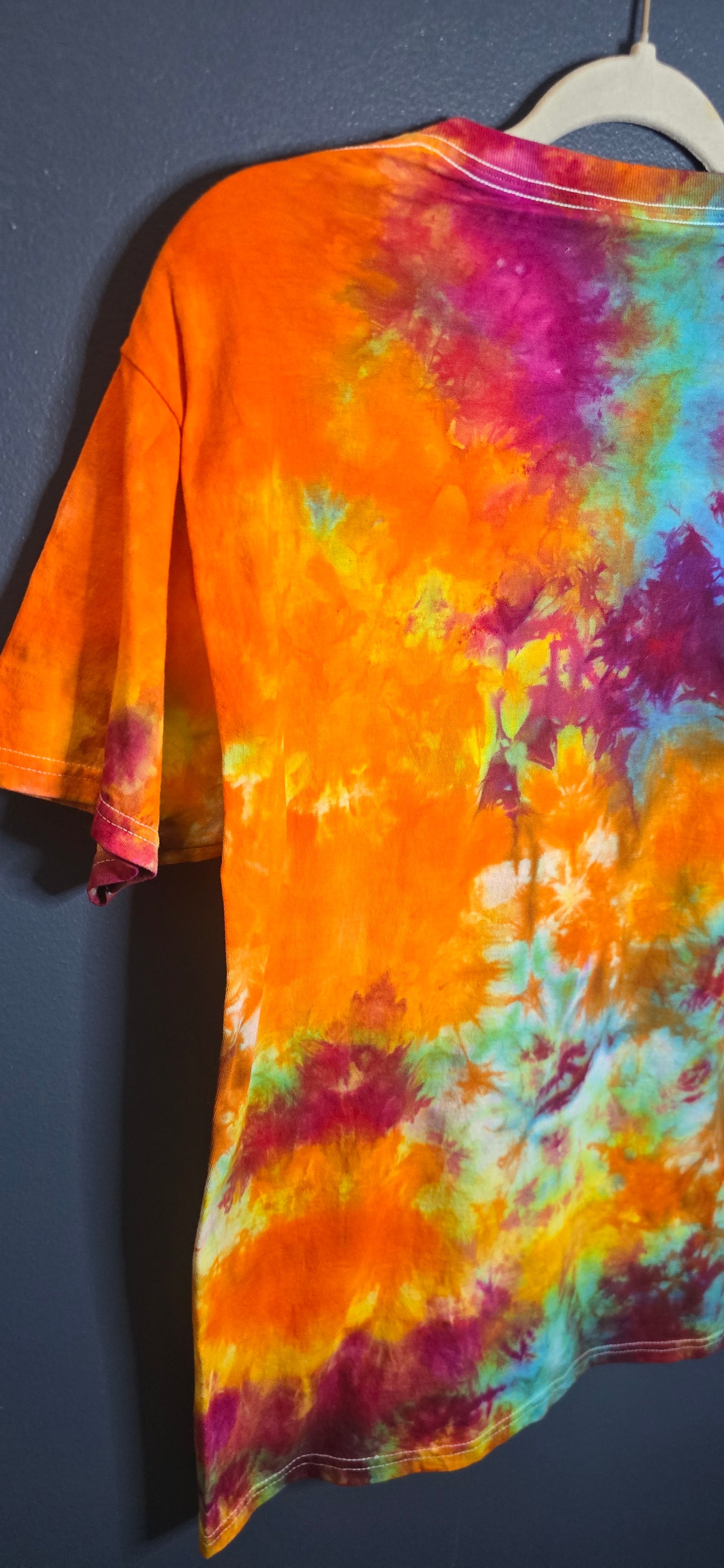 🔥 RAINBOW FIREBURST TIE-DYE TEE — MEDIUM 🔥