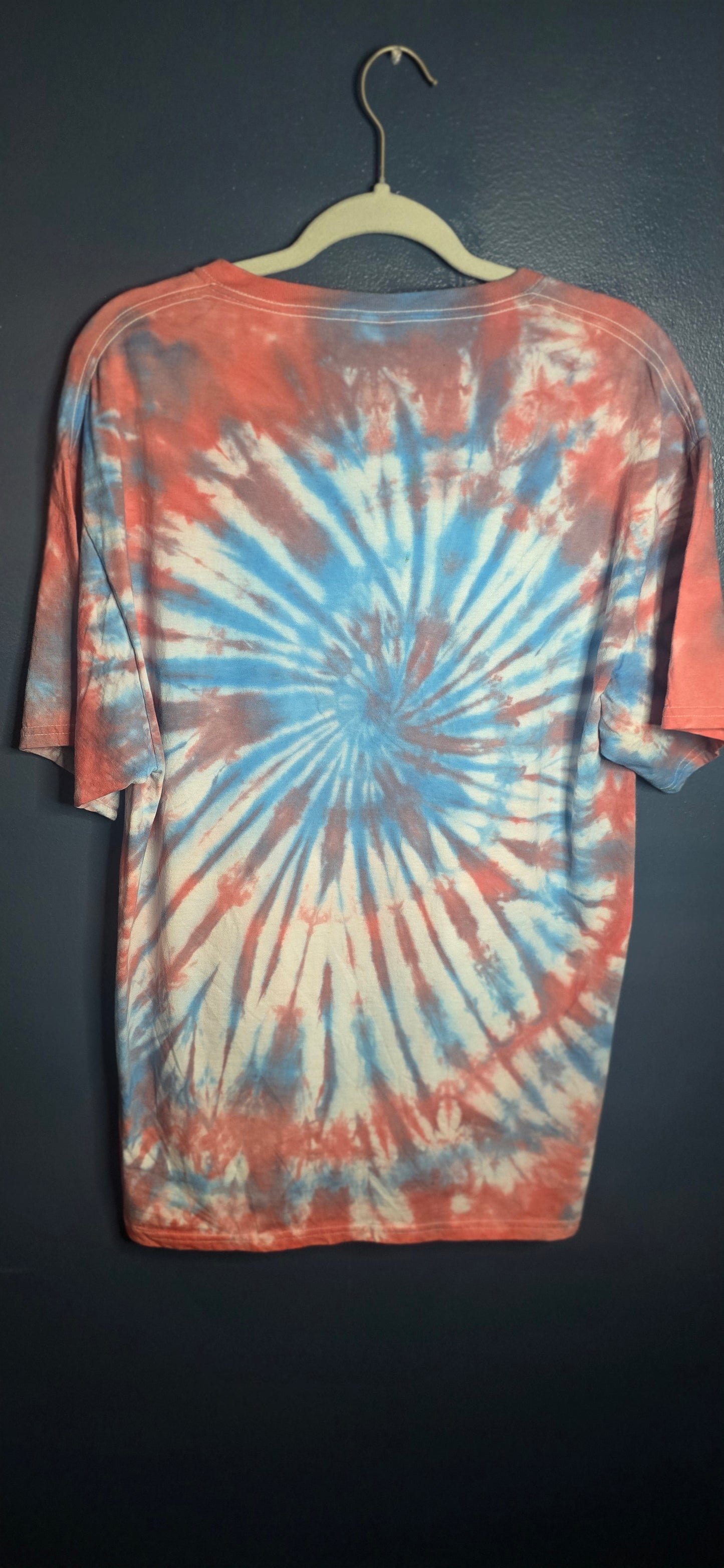 🌟 “Sober Looks Good On You” Tie-Dye Tee – Size Large