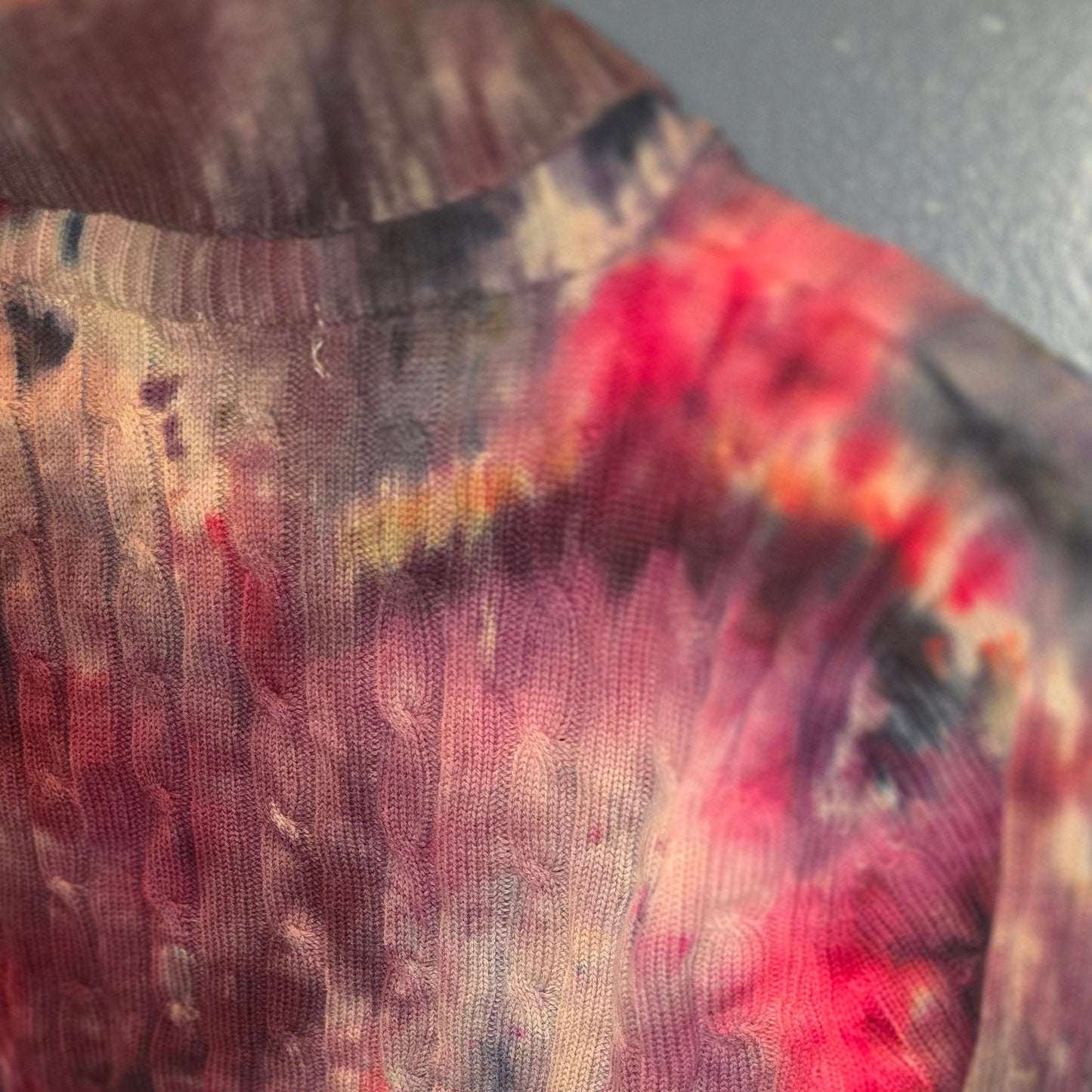 Upcycled Tie-Dye Ribbed Turtleneck – Liz & Co Women’s Medium