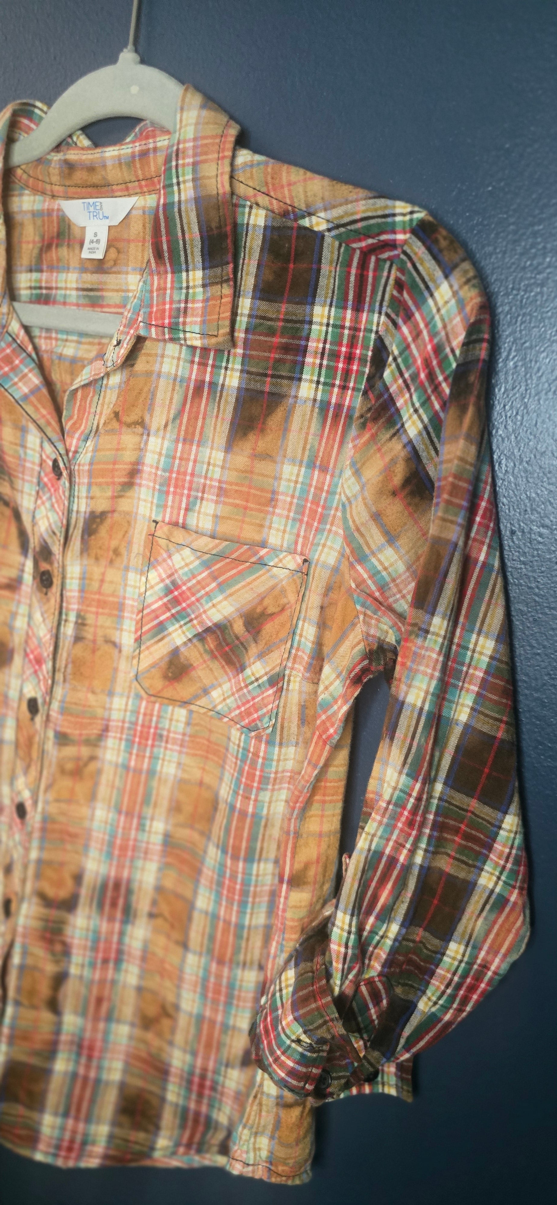 Time & Tru Color-Removed Flannel – Size Small 🍂🔥