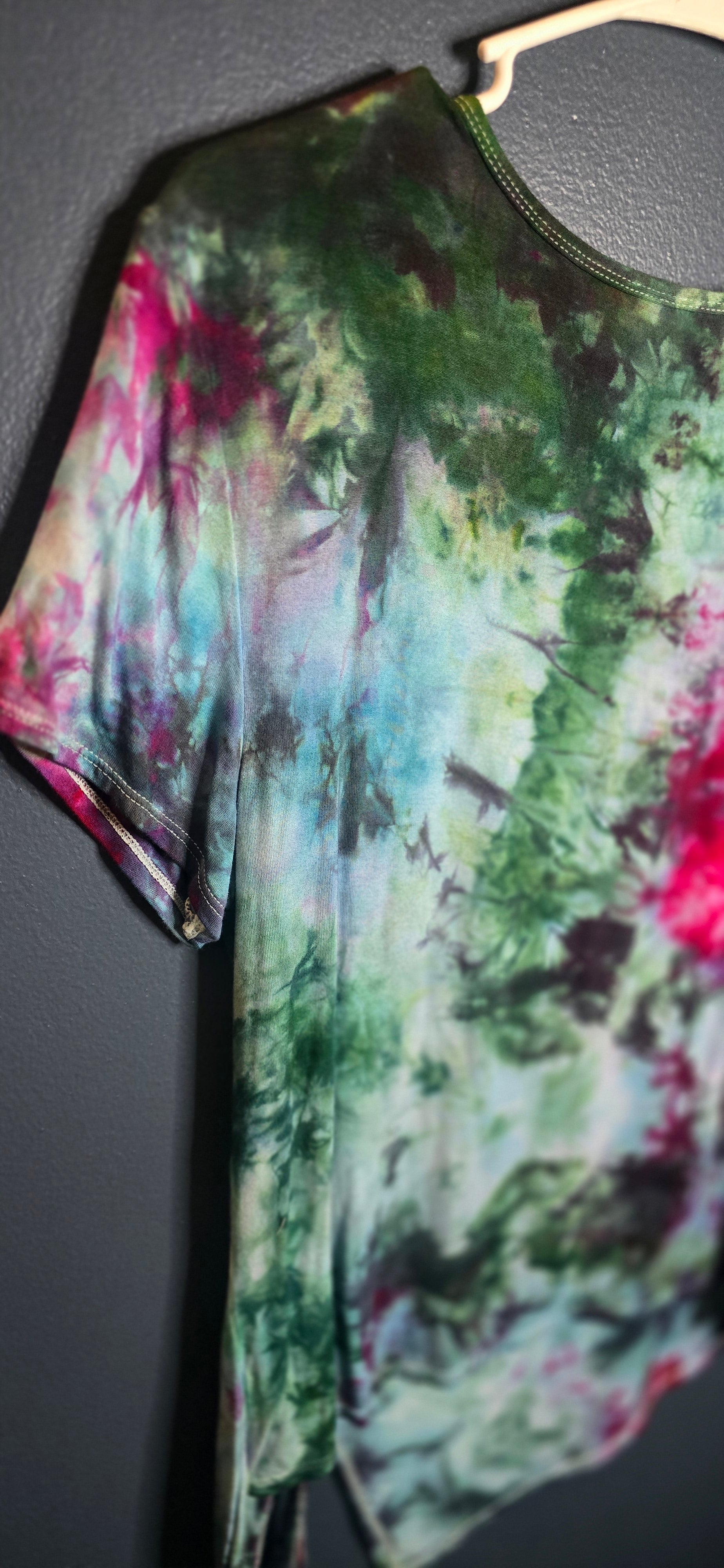 🎄 FOREST BERRY RUCHED TEE — EXTRA EXTRA LARGE 🎄